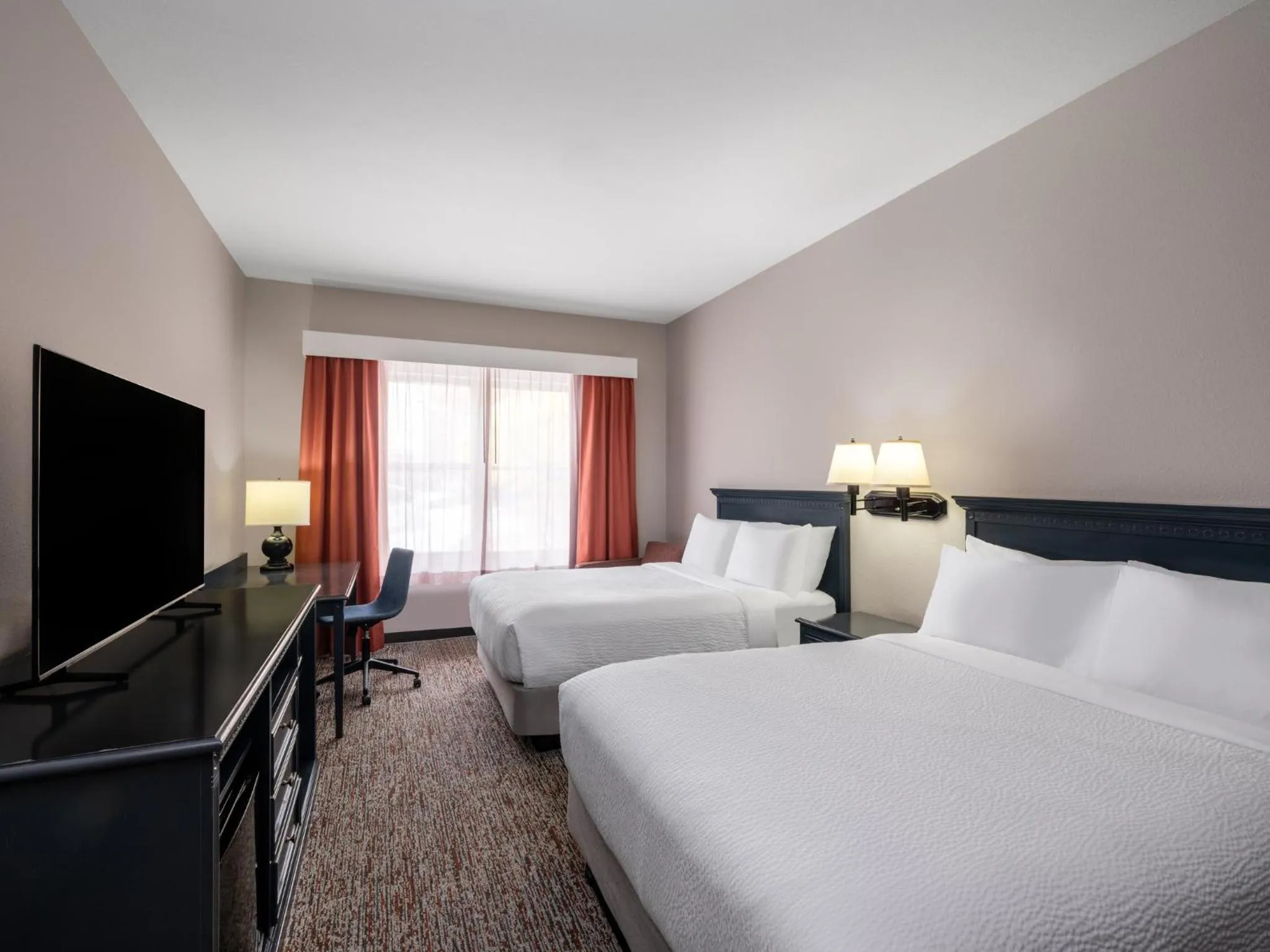 Photo of the whole room, Bed in Garner Hotel Decatur - Forsyth by IHG