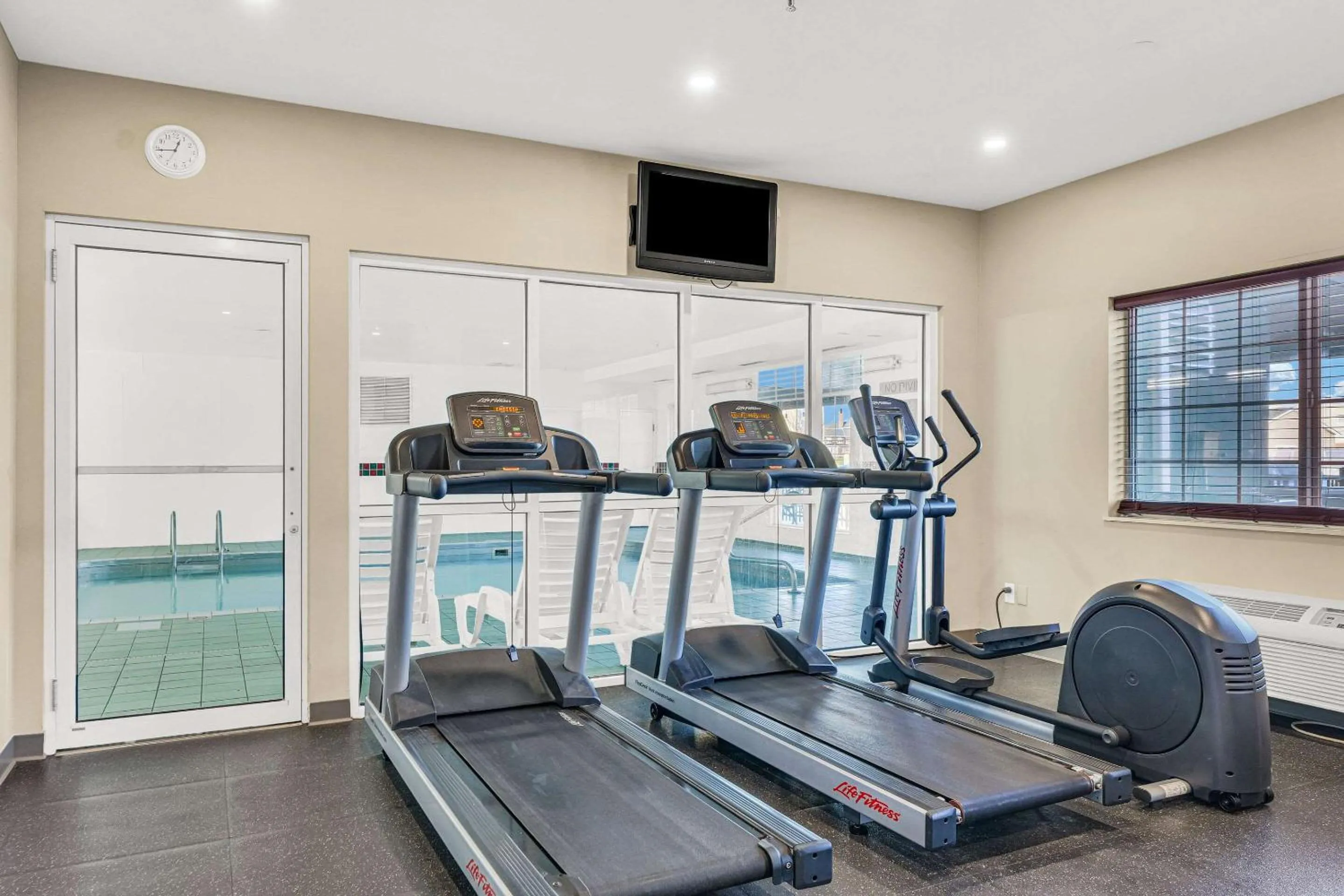 Fitness centre/facilities in Country Inn & Suites by Radisson, Decatur, IL