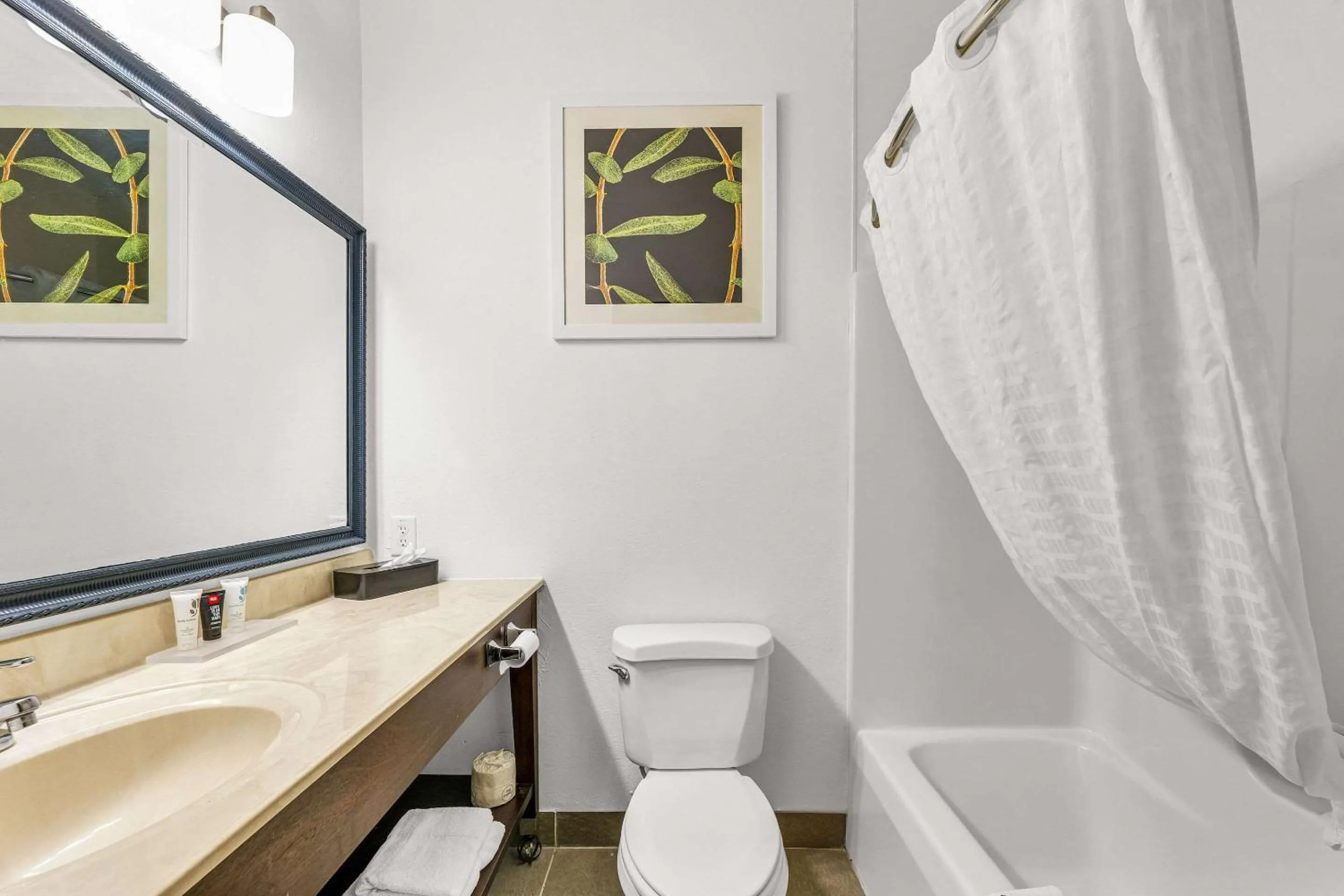 Bedroom in Country Inn & Suites by Radisson, Decatur, IL