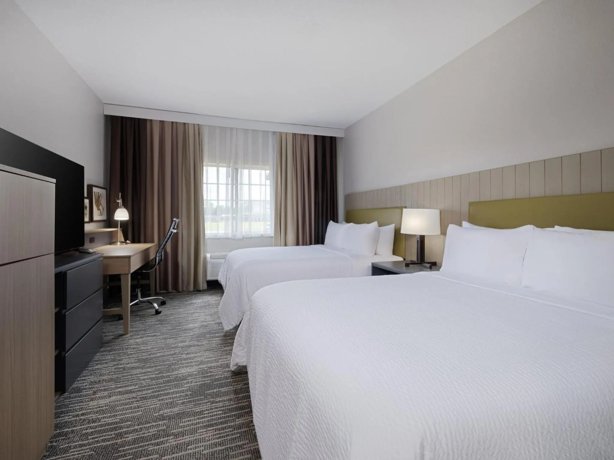 Photo of the whole room, Bed in Garner Hotel Decatur - Forsyth by IHG