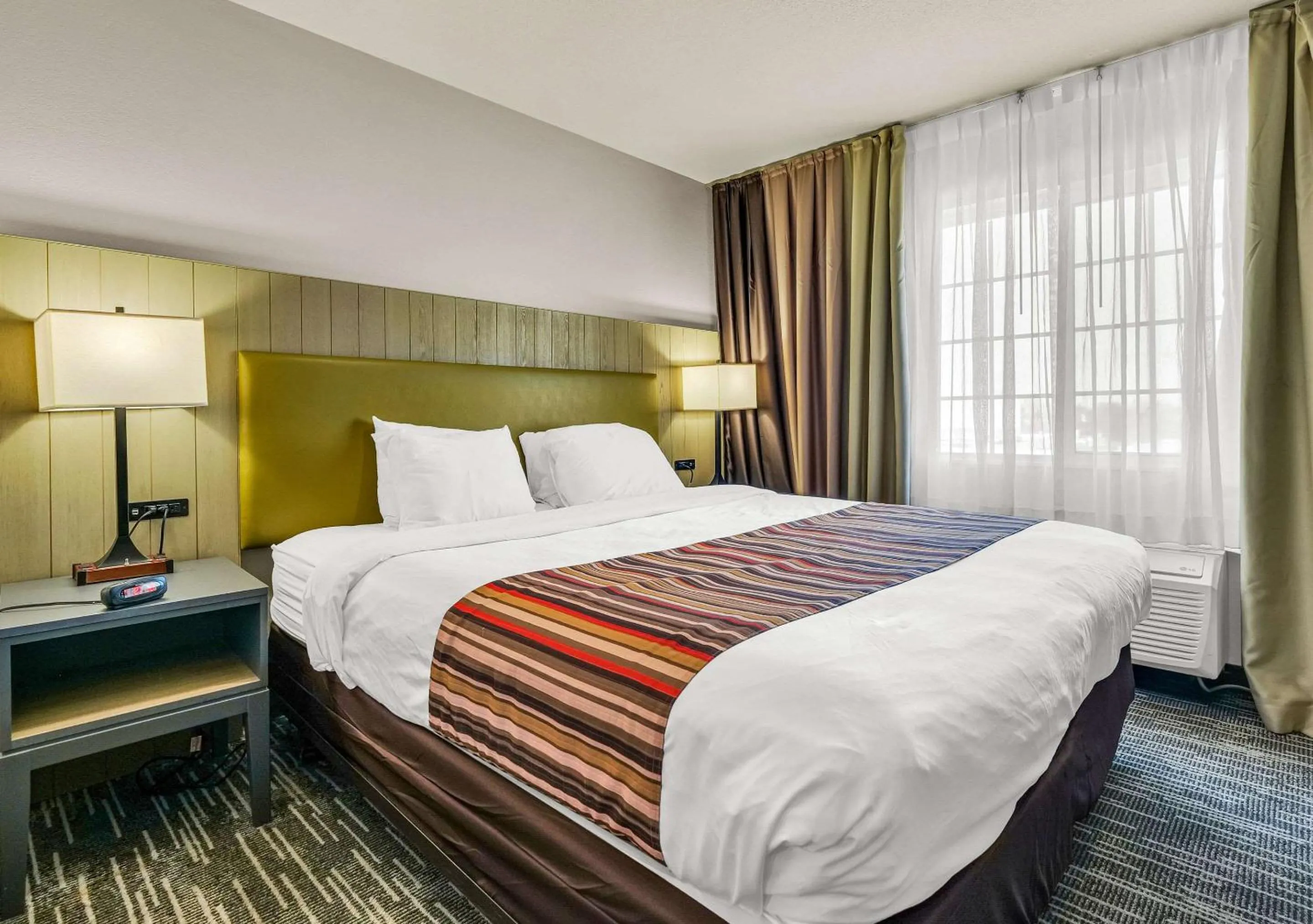 Bedroom in Country Inn & Suites by Radisson, Decatur, IL