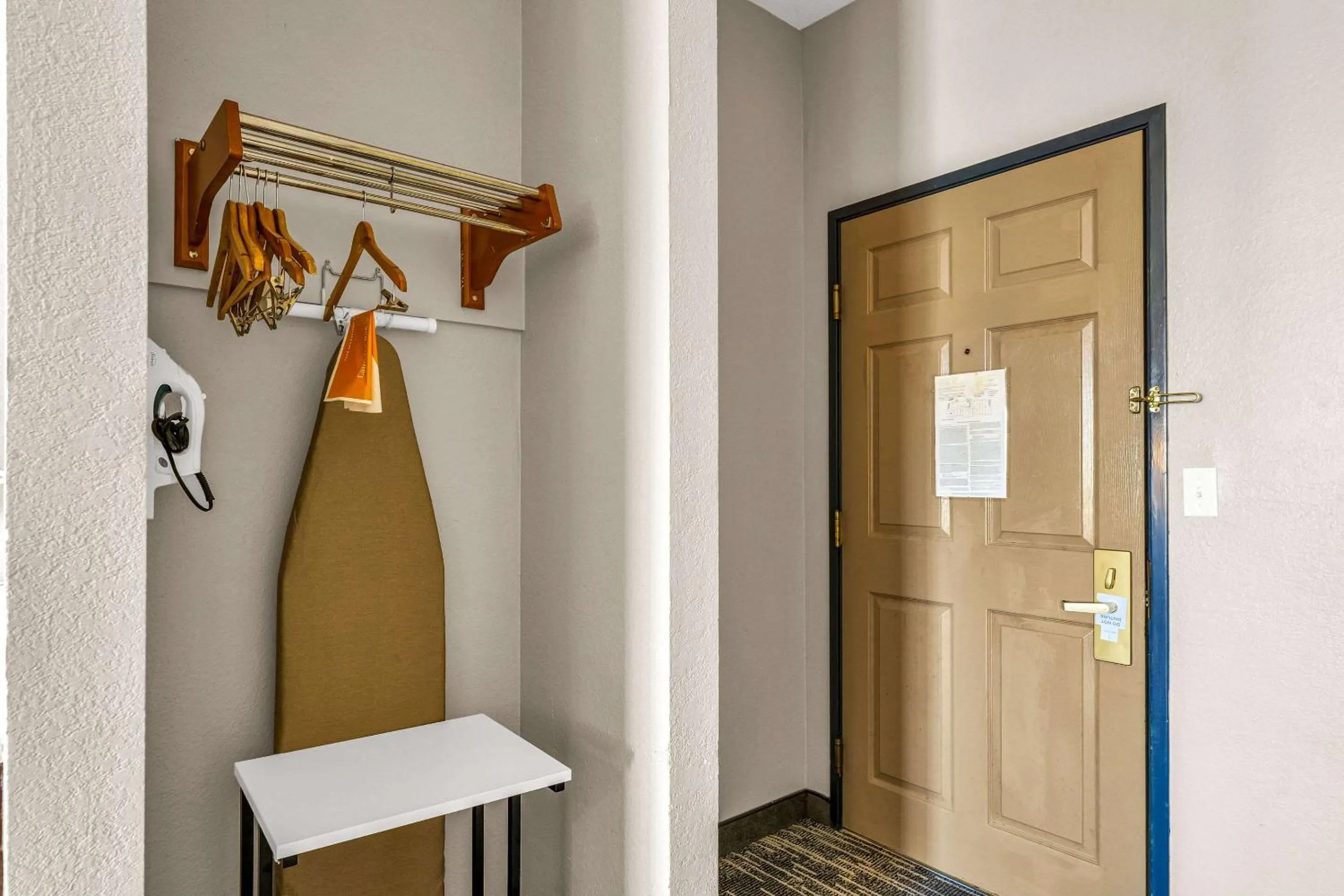 Bedroom in Country Inn & Suites by Radisson, Decatur, IL