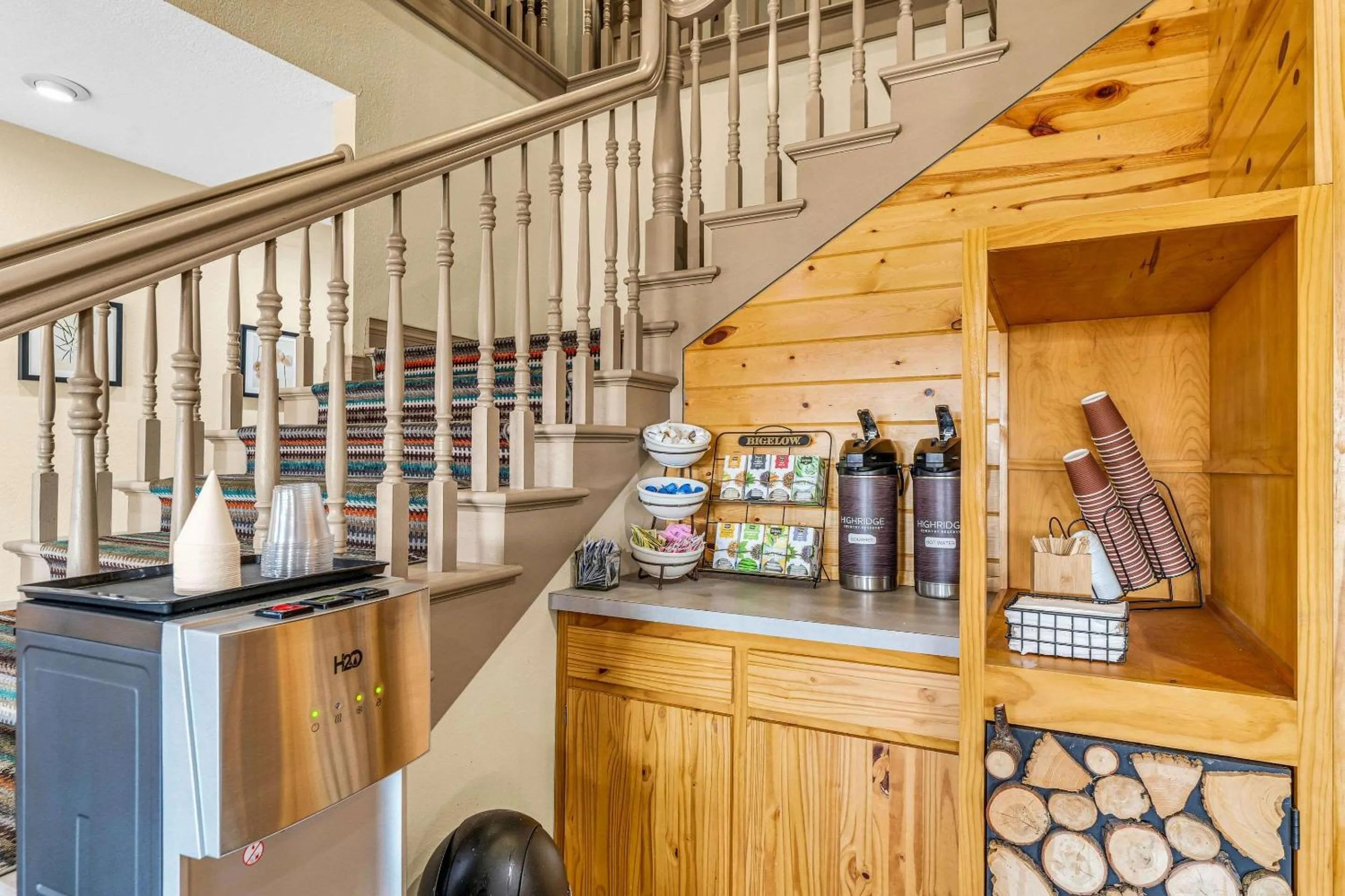 Lobby or reception in Country Inn & Suites by Radisson, Decatur, IL