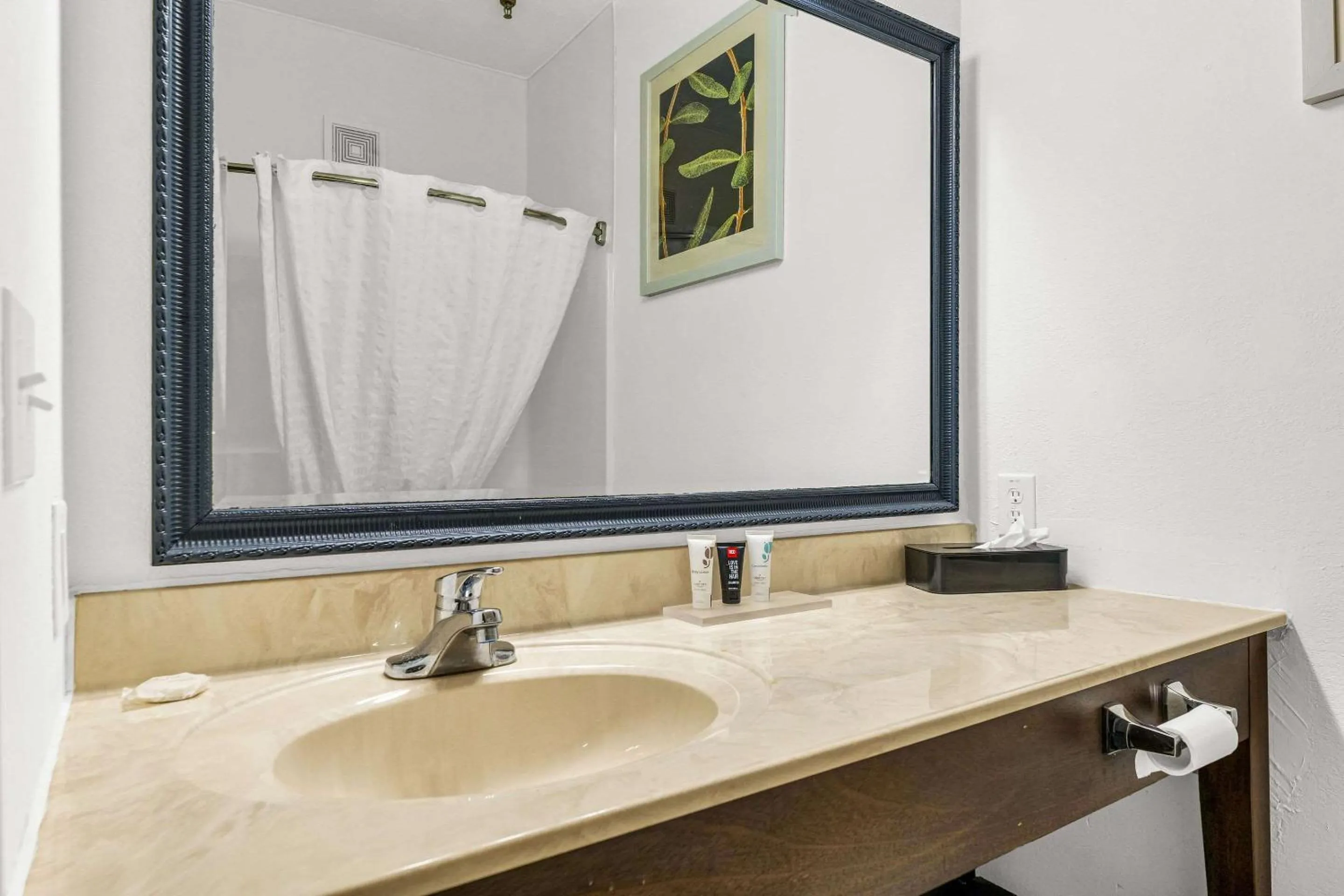 Bedroom in Country Inn & Suites by Radisson, Decatur, IL