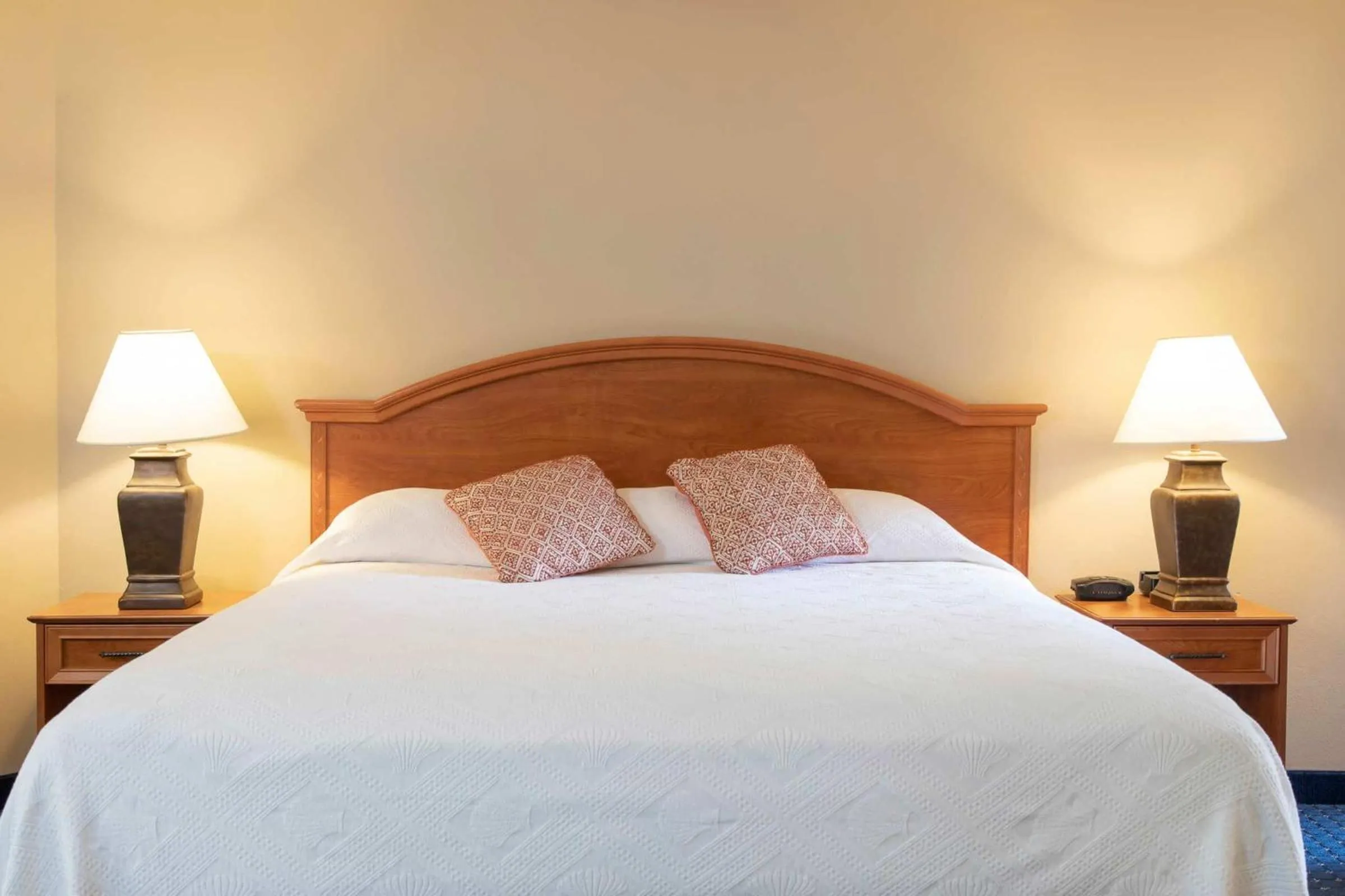 Bed in Hotel Glenwood Springs