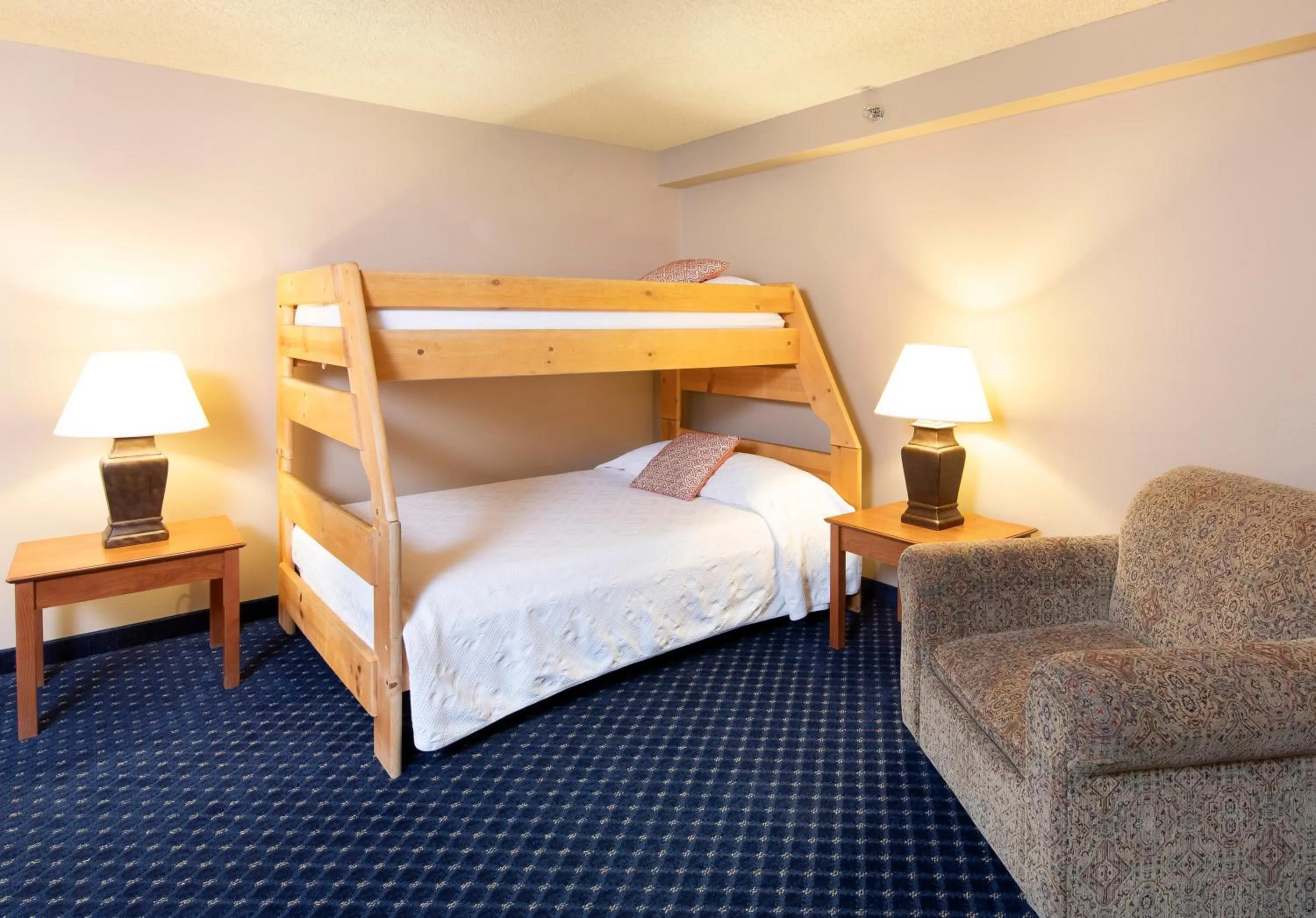 bunk bed, Bed in Hotel Glenwood Springs