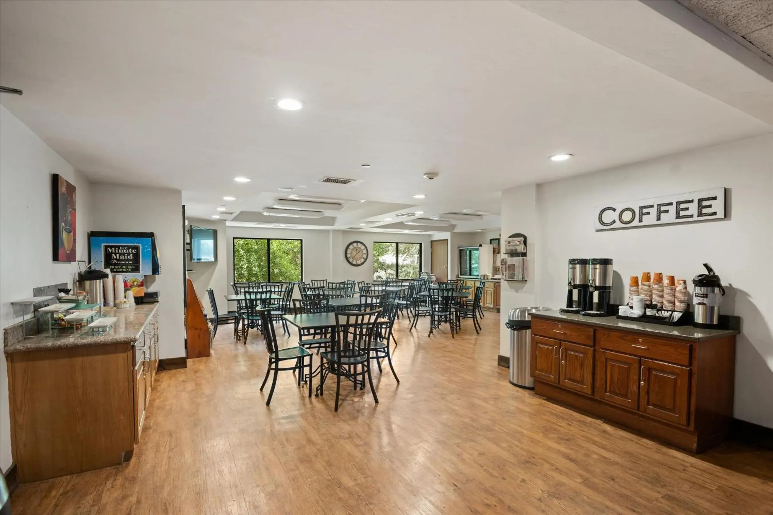 Breakfast in Hotel Glenwood Springs Breakfast in Hotel Glenwood Springs