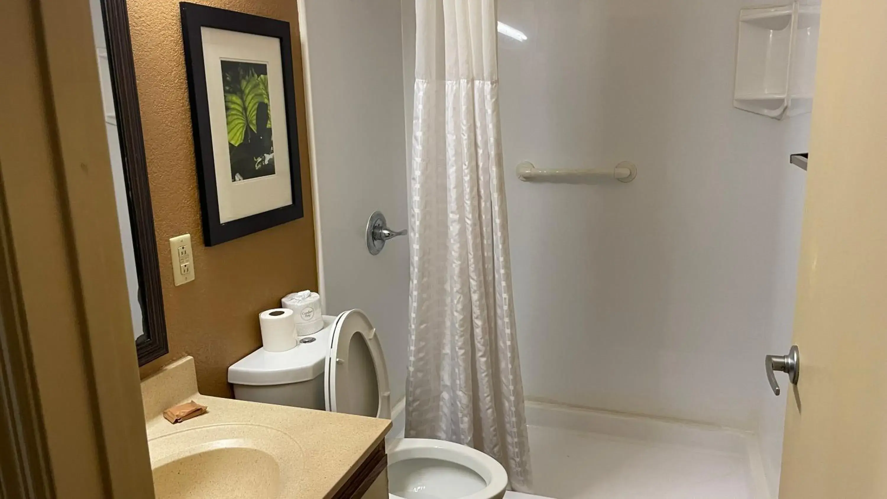 Bathroom in Sonesta Simply Suites Memphis Bathroom in Sonesta Simply Suites Memphis