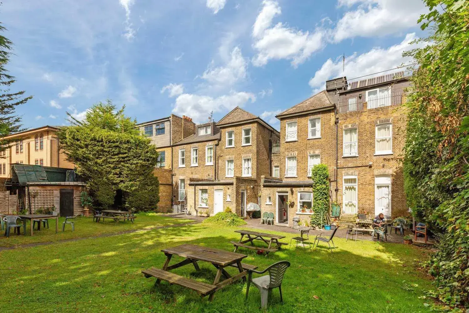 Garden in Amhurst Hotel Garden in Amhurst Hotel
