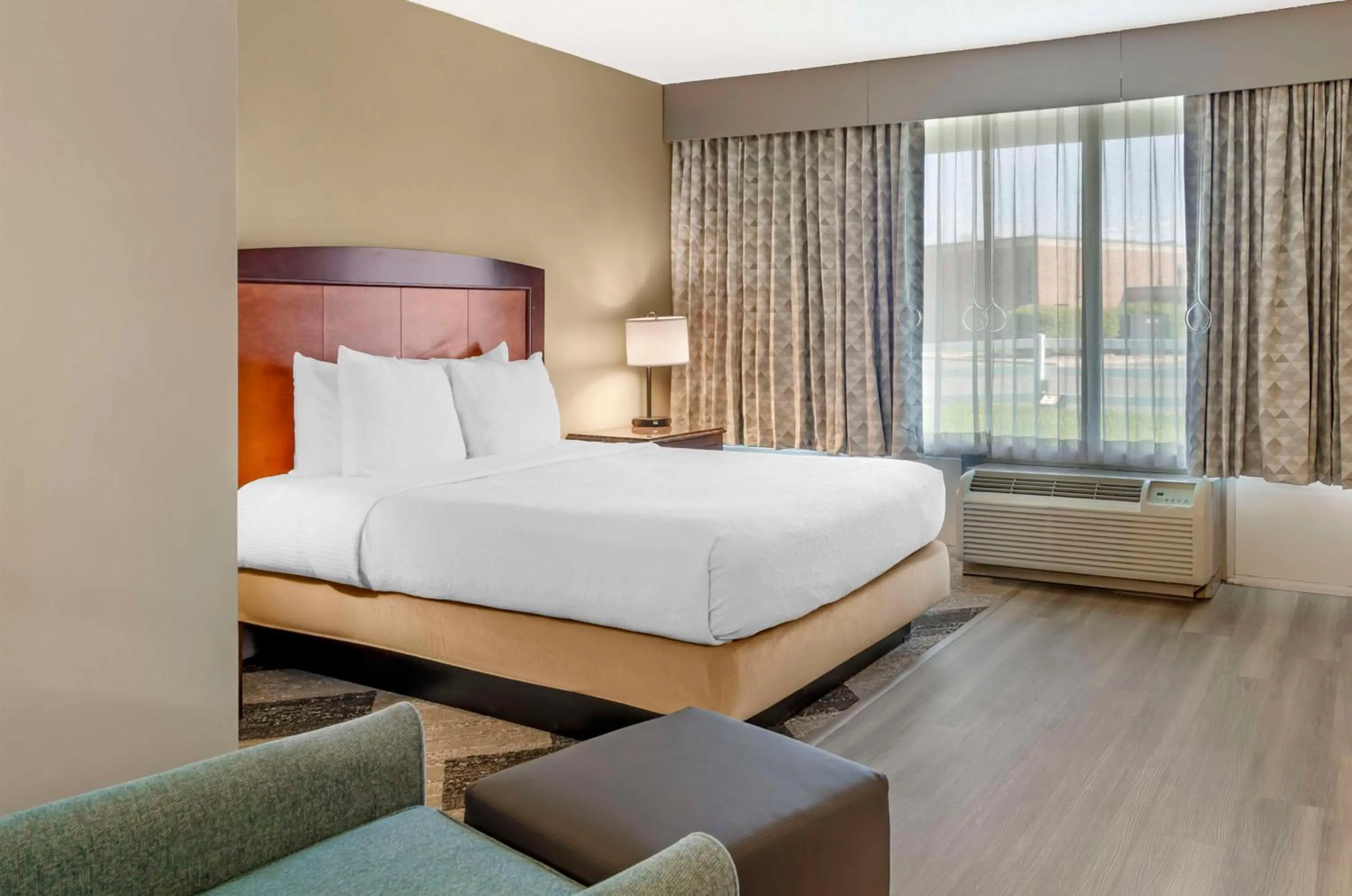 Bedroom, Bed in Best Western Lexington Inn