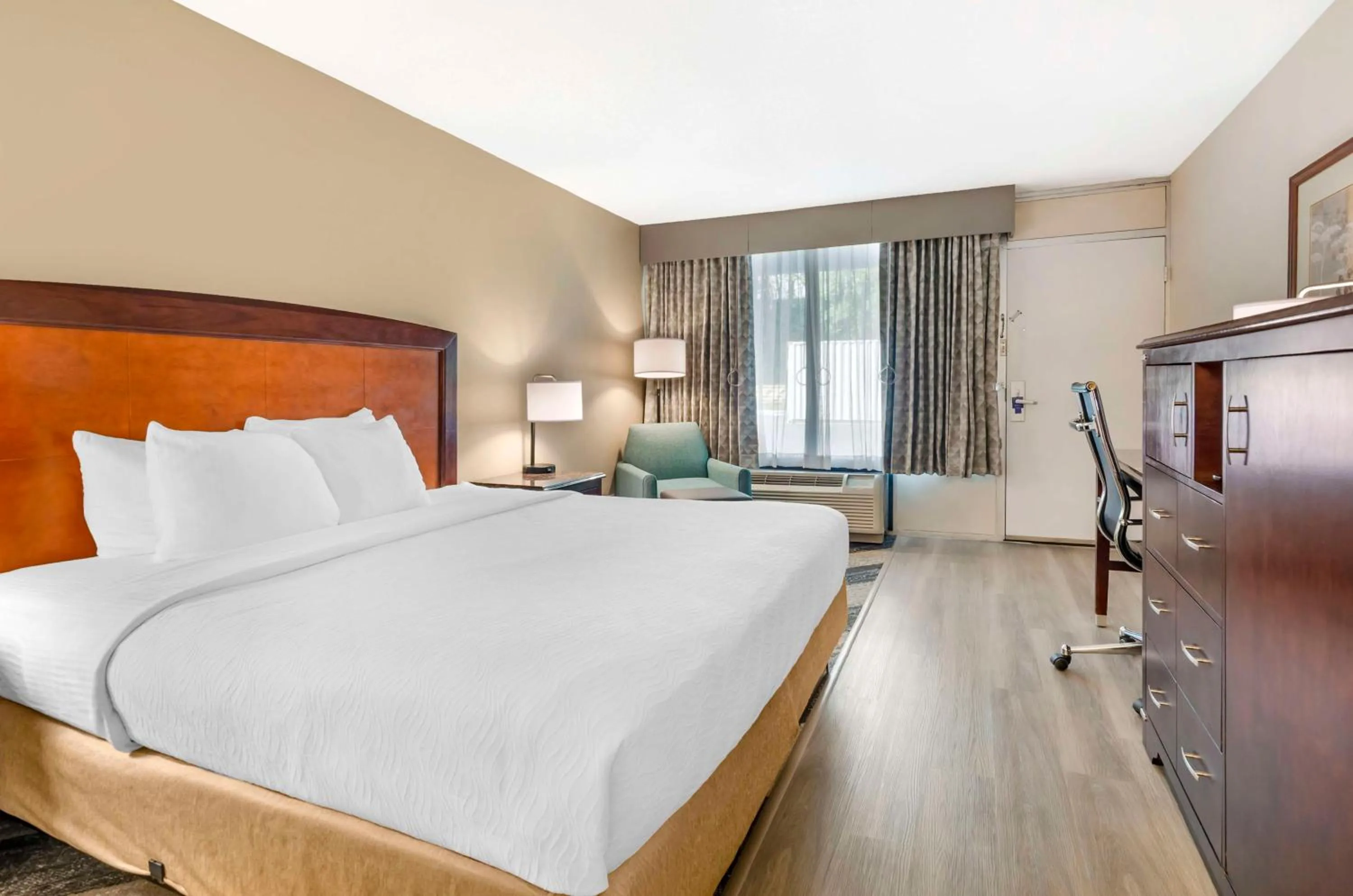 Bedroom, Bed in Best Western Lexington Inn