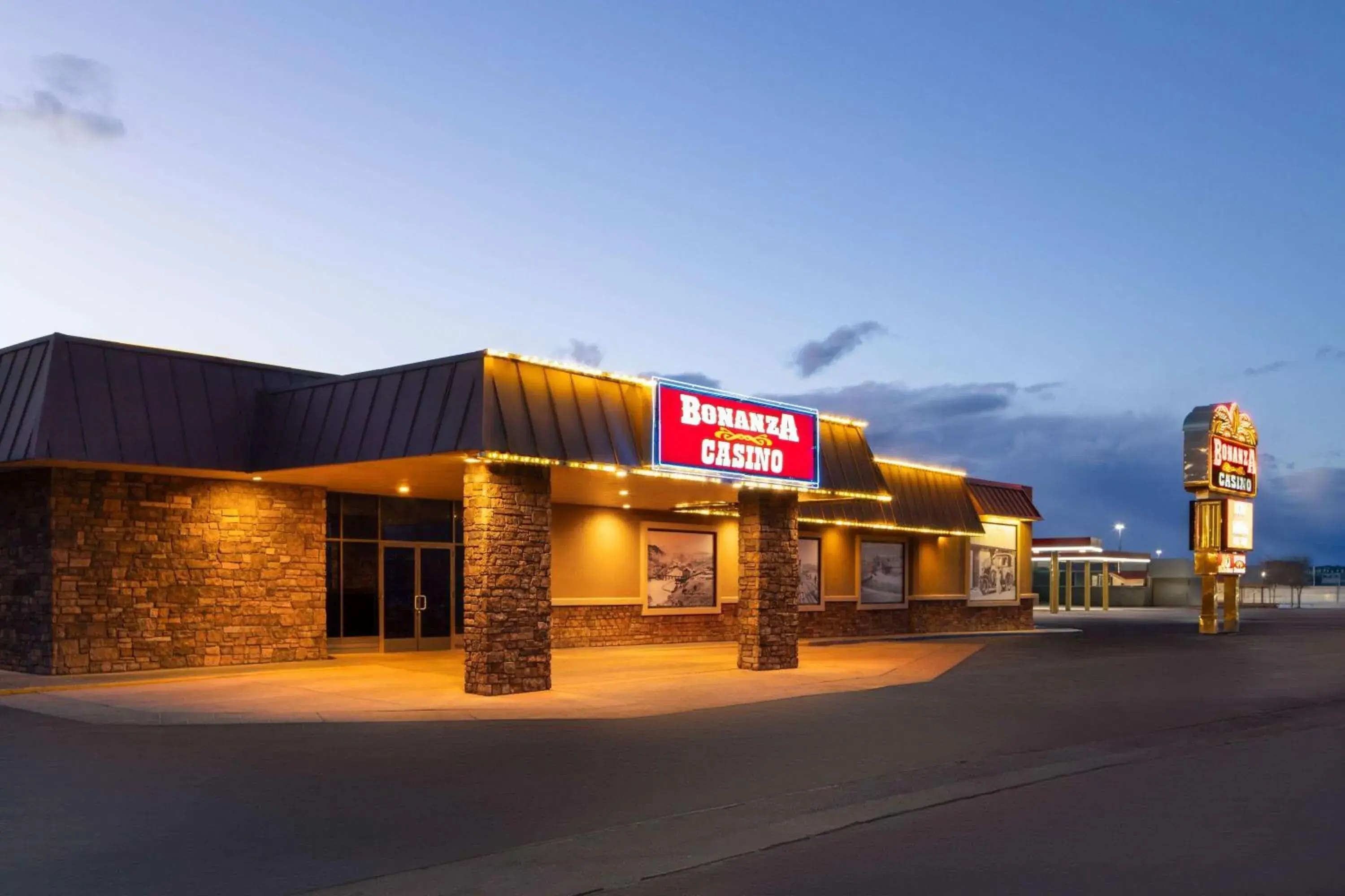 Property building in Super 8 by Wyndham Fallon Property building in Super 8 by Wyndham Fallon