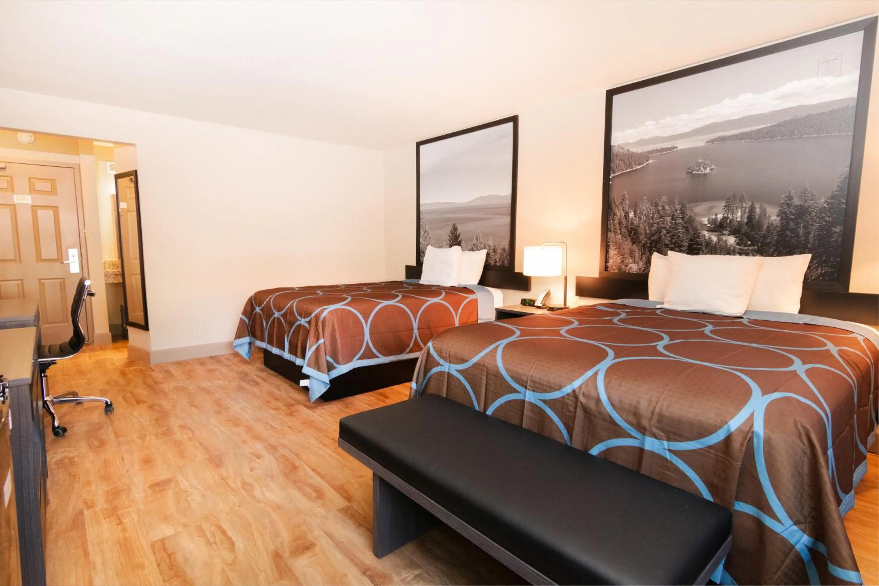 Photo of the whole room, Bed in Super 8 by Wyndham Fallon