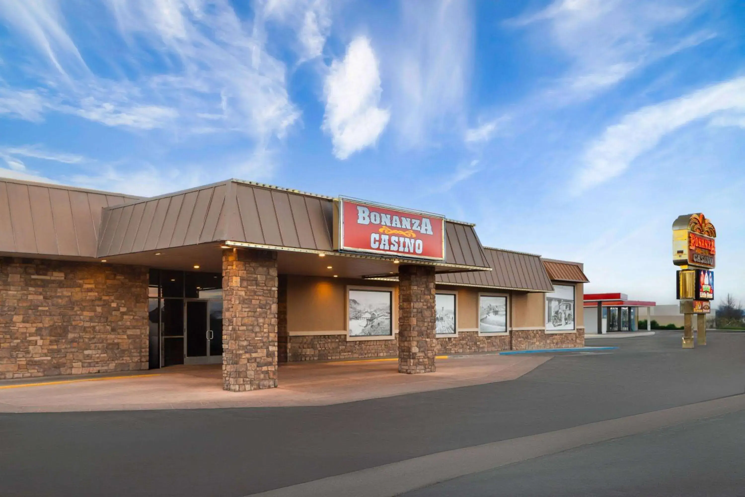 Property building in Super 8 by Wyndham Fallon Property building in Super 8 by Wyndham Fallon