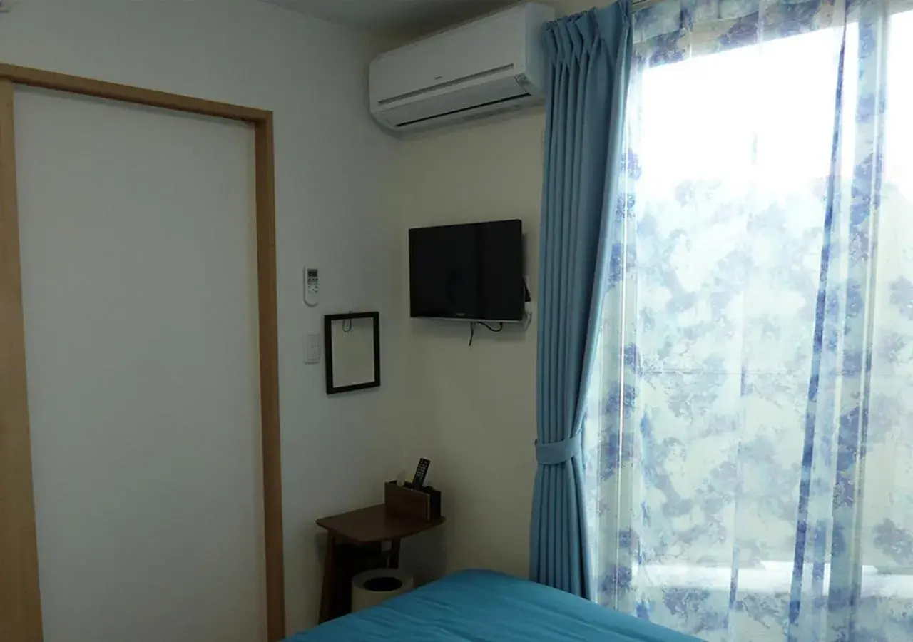 Twin Room B with Shared Bathroom and Toilet - single occupancy in Kanaloa Funabashi Twin Room B with Shared Bathroom and Toilet - single occupancy in Kanaloa Funabashi