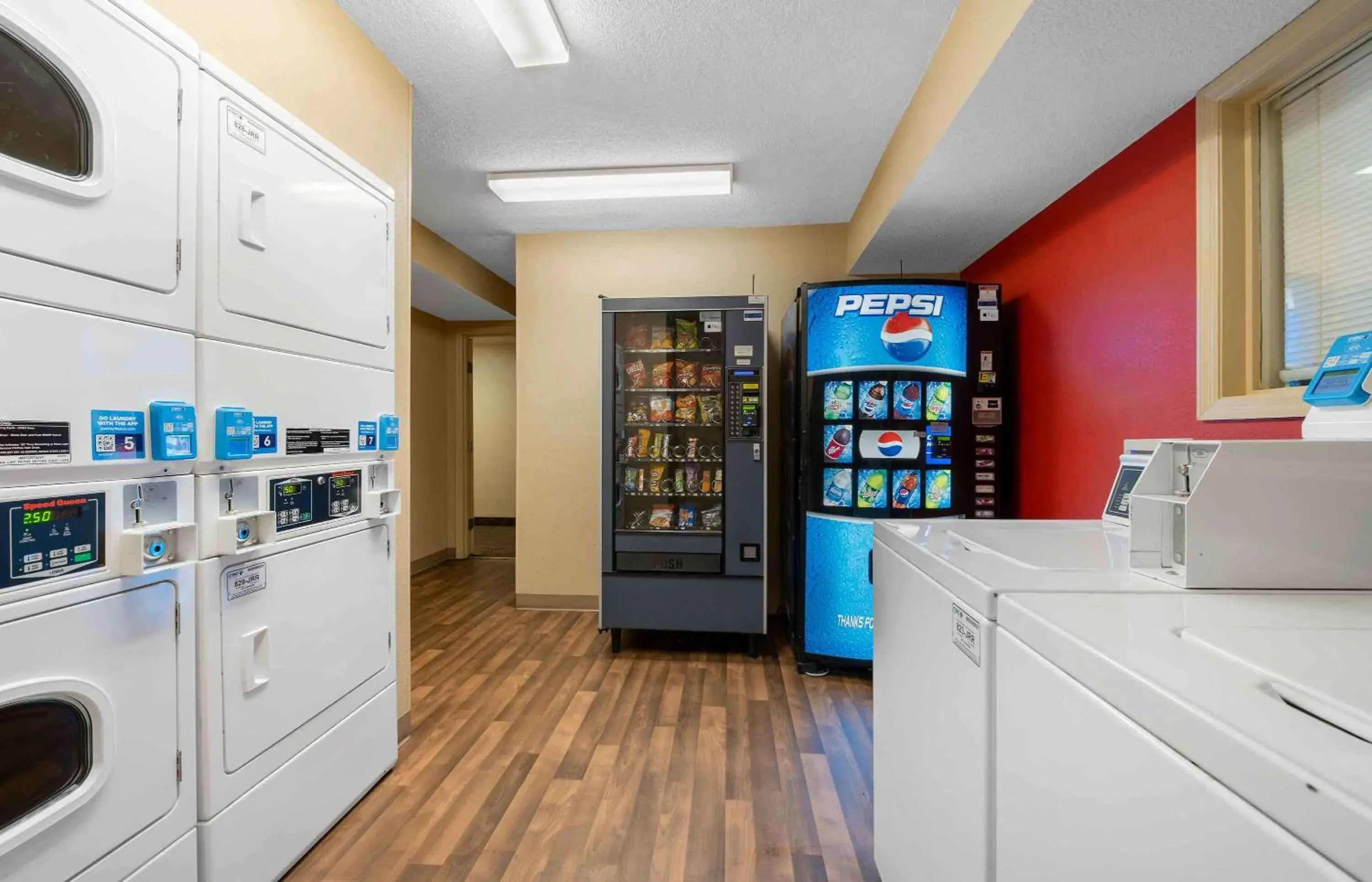 Property building in Extended Stay America Suites - Cincinnati - Fairfield Property building in Extended Stay America Suites - Cincinnati - Fairfield