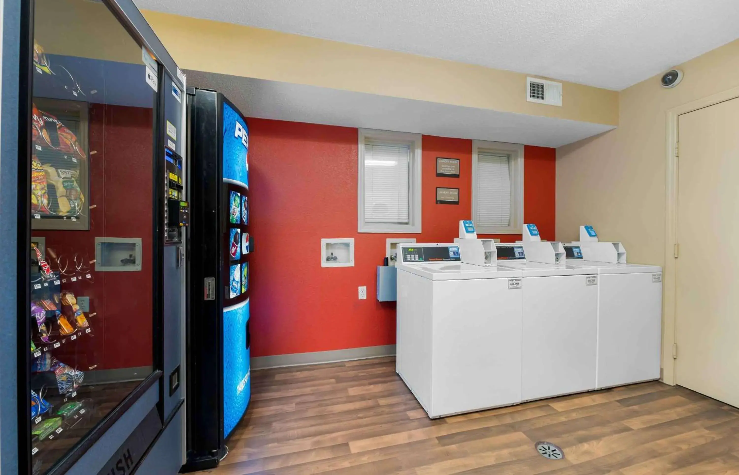 Property building in Extended Stay America Suites - Cincinnati - Fairfield Property building in Extended Stay America Suites - Cincinnati - Fairfield