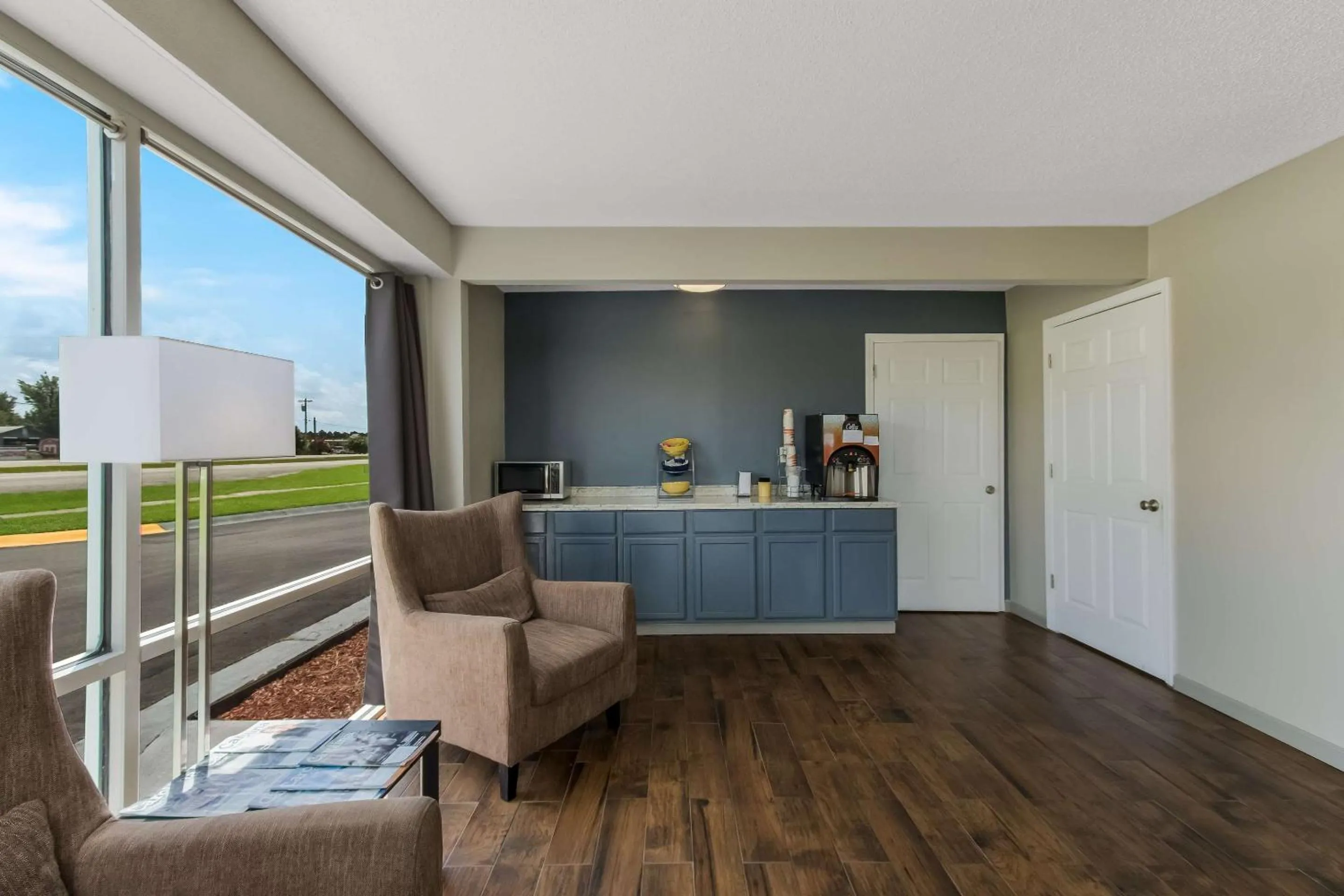 Breakfast in Econo Lodge Cherry Point