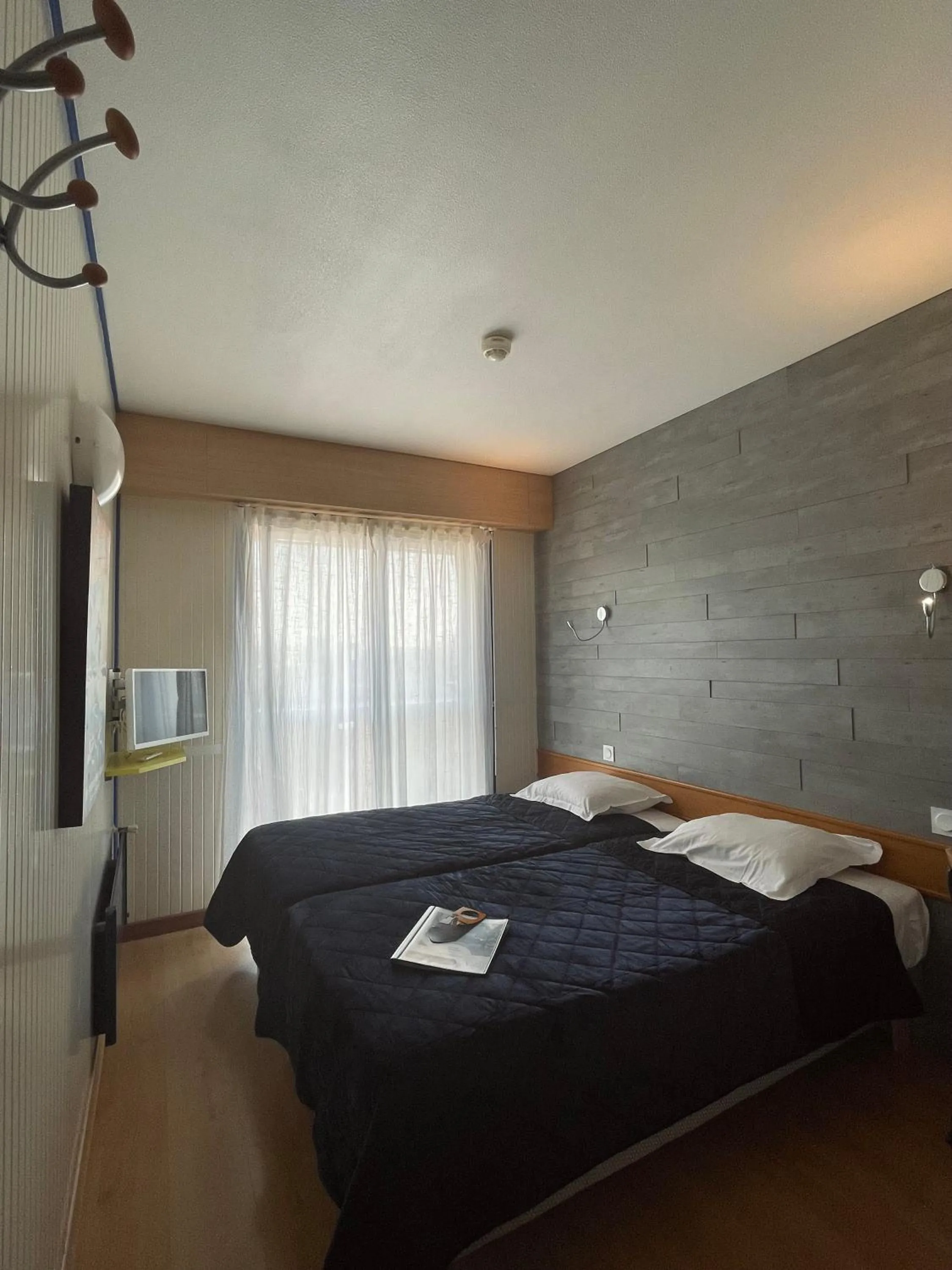 Bedroom, Bed in Hotel Arcantis Le Voltaire