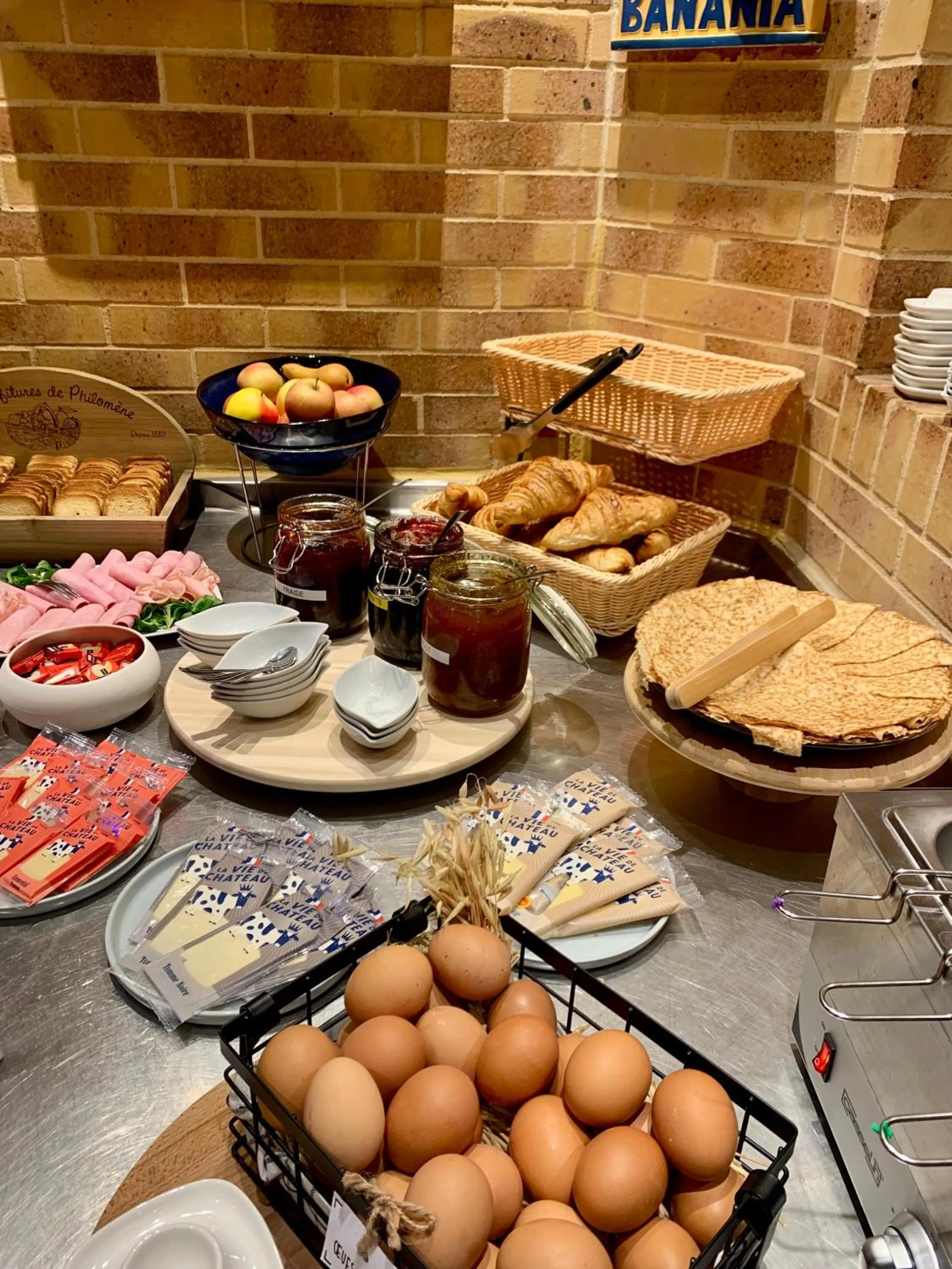 Breakfast in Hotel Arcantis Le Voltaire