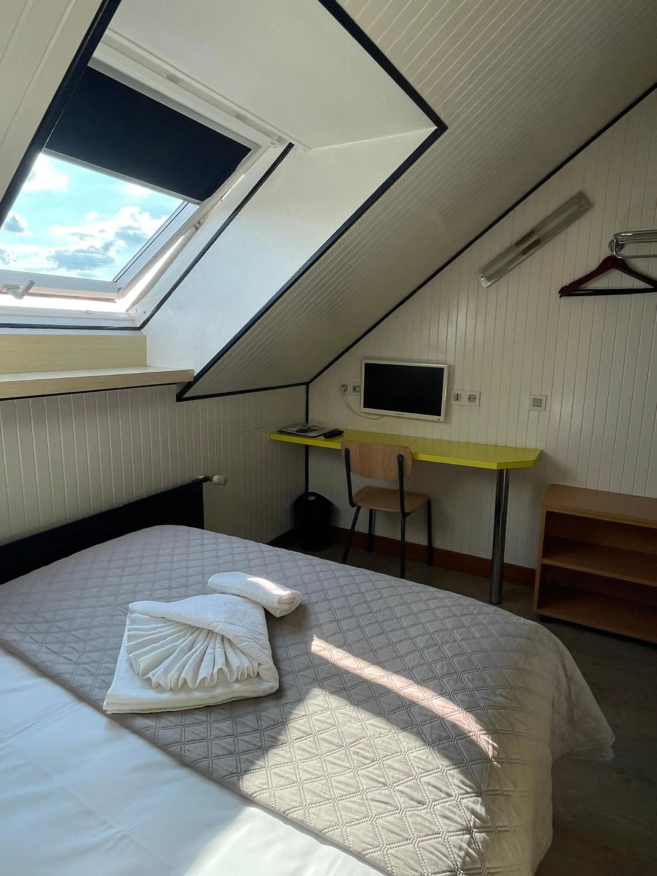 Photo of the whole room, Bed in Hotel Arcantis Le Voltaire