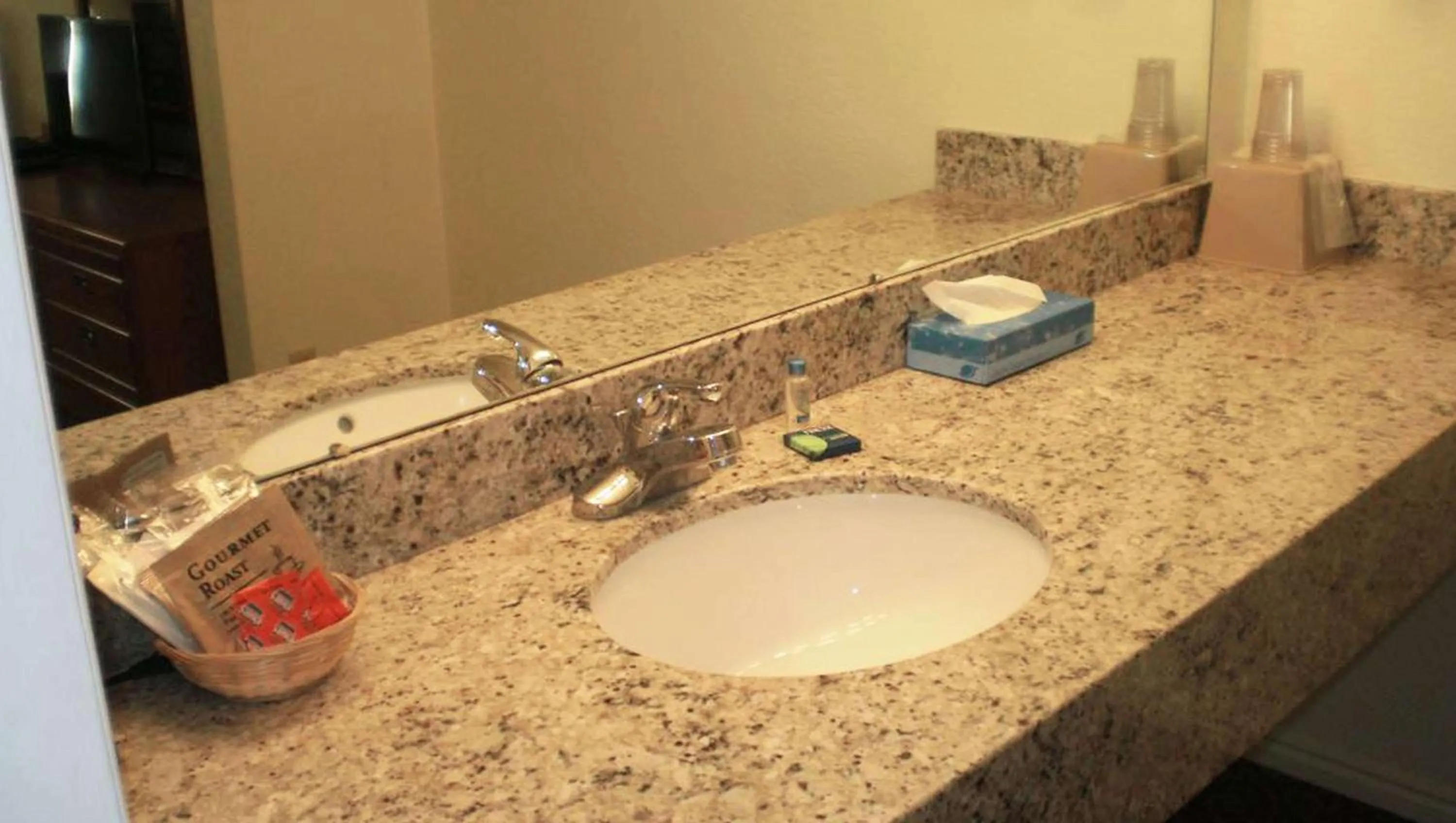 Bathroom in Magnuson Hotel Park Vue