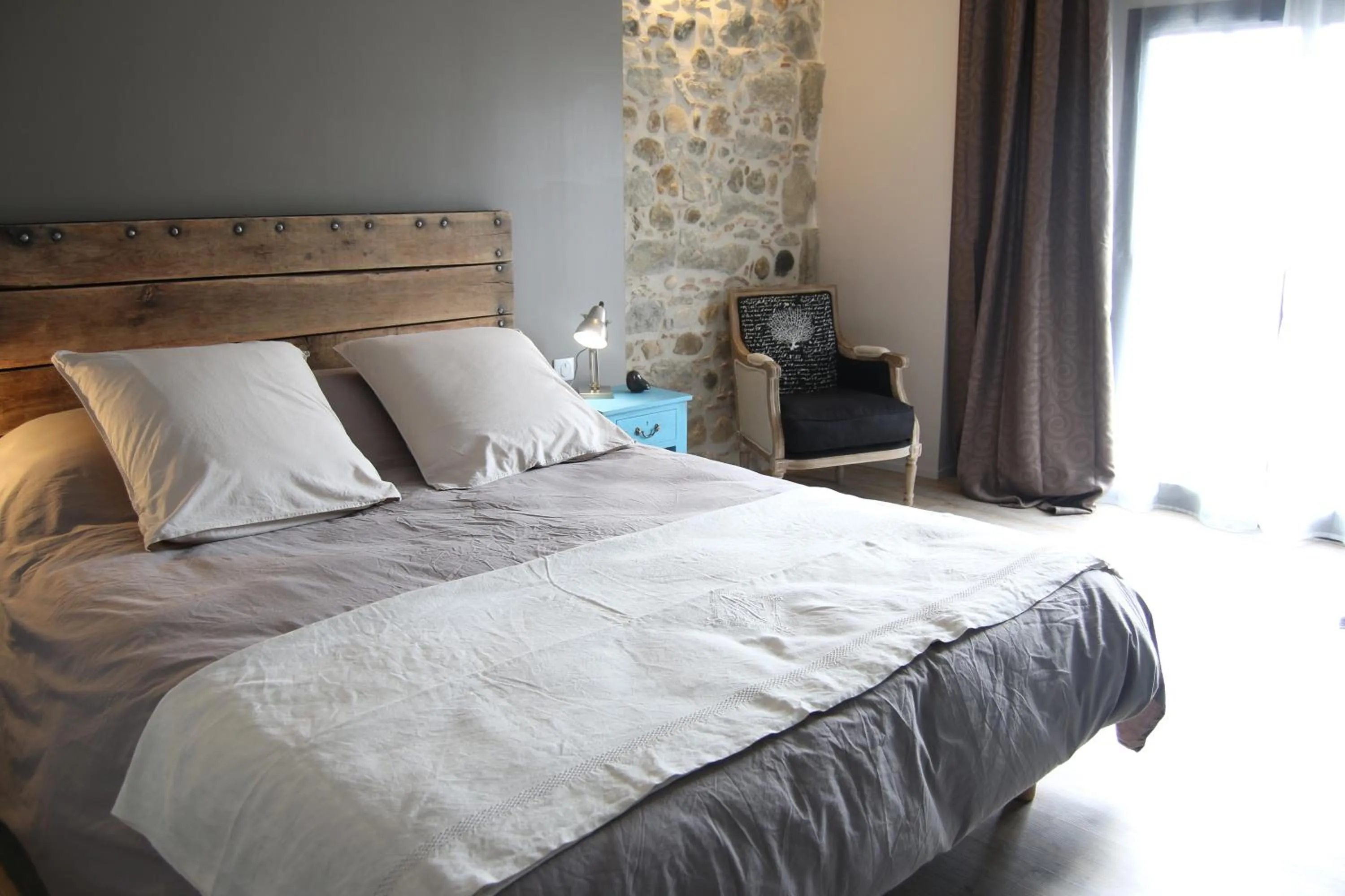 Photo of the whole room, Bed in L'Albane Chambres d'hôtes
