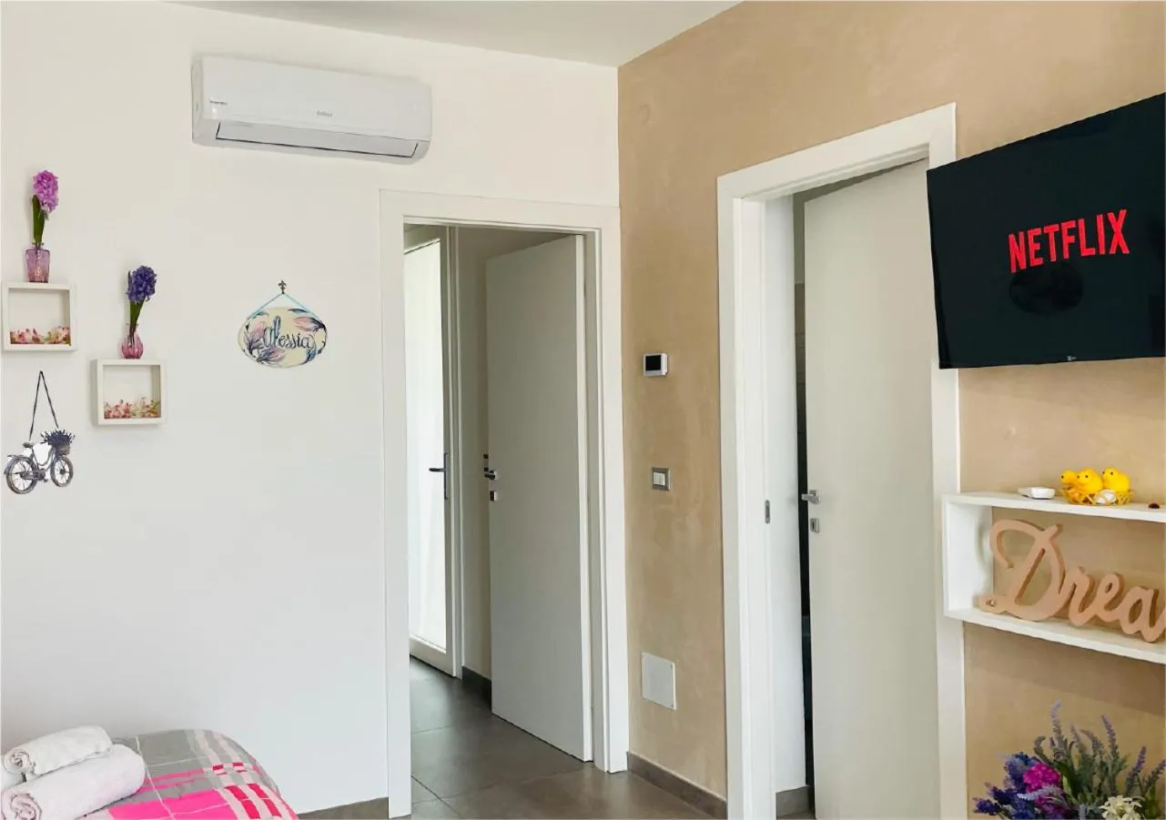 TV and multimedia in La Collina di Montegrappa - Suites with Heated Private Pool - Suites with Shared Pool