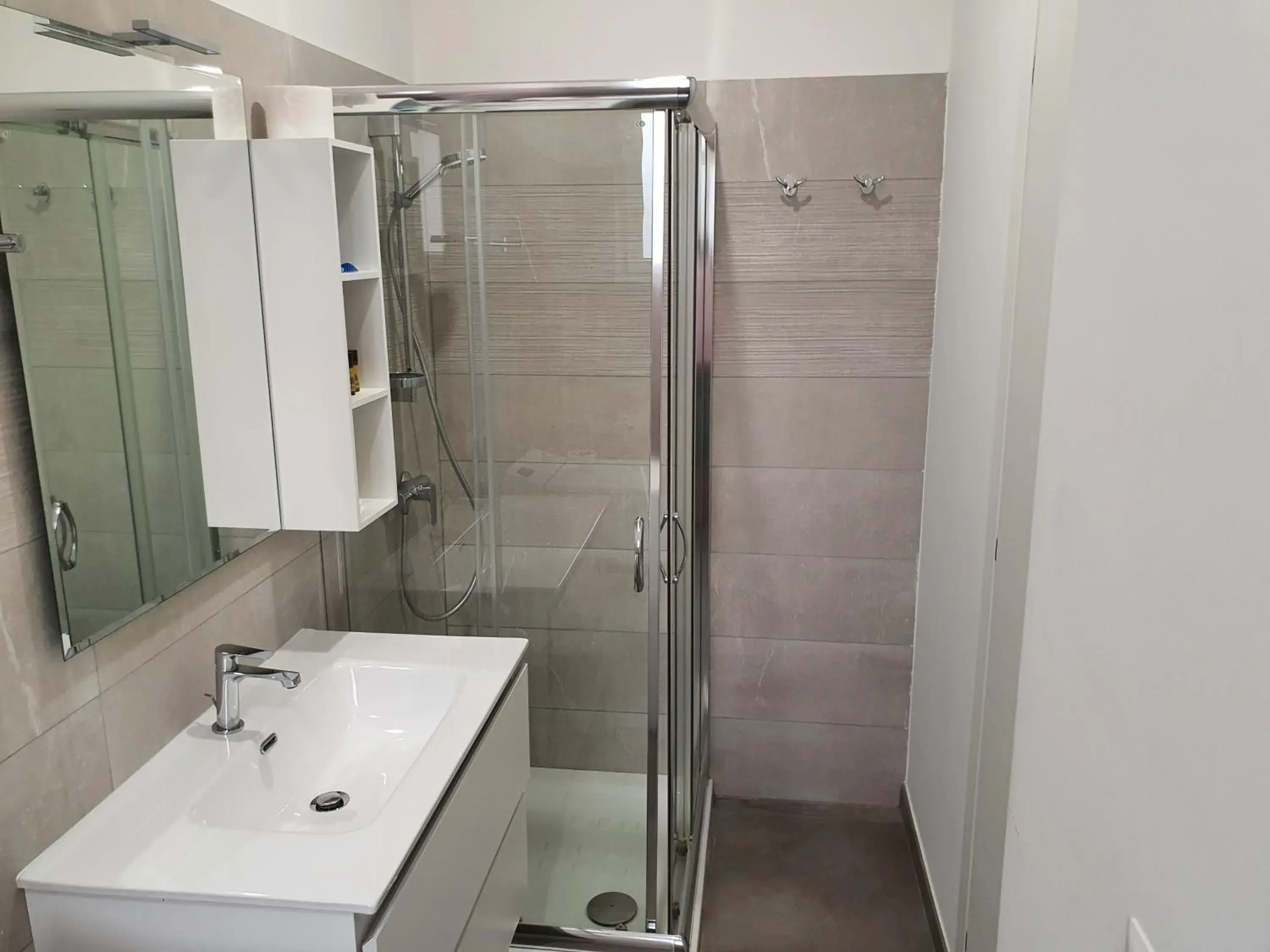 Suite with Spa Bath in La Collina di Montegrappa - Suites with Heated Private Pool - Suites with Shared Pool Suite with Spa Bath in La Collina di Montegrappa - Suites with Heated Private Pool - Suites with Shared Pool