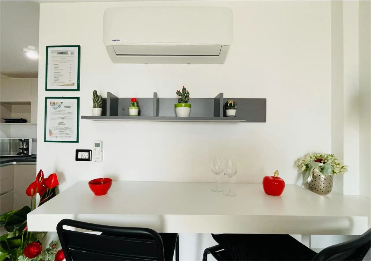 Dining area in La Collina di Montegrappa - Suites with Heated Private Pool - Suites with Shared Pool