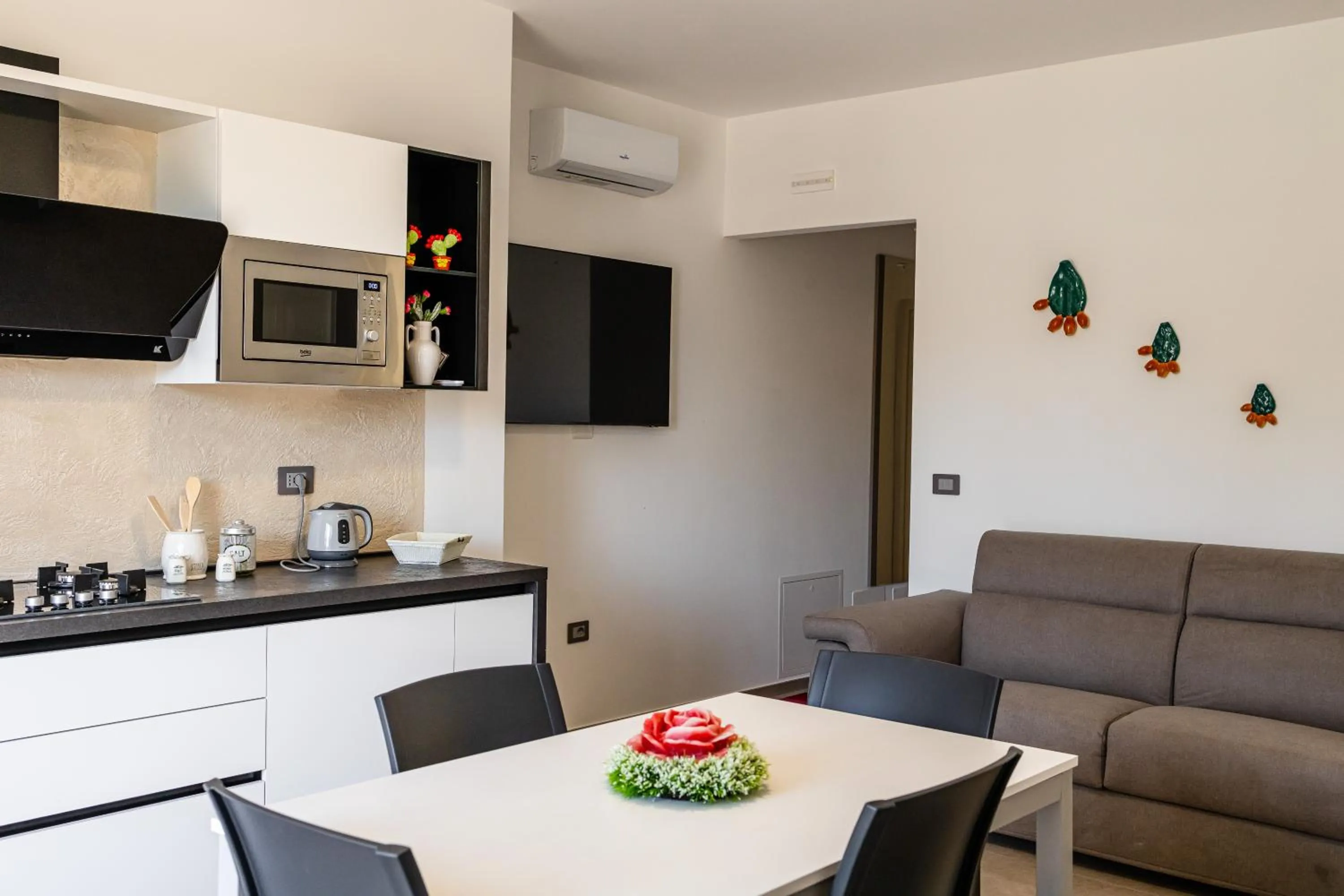 Living room in La Collina di Montegrappa - Suites with Heated Private Pool - Suites with Shared Pool