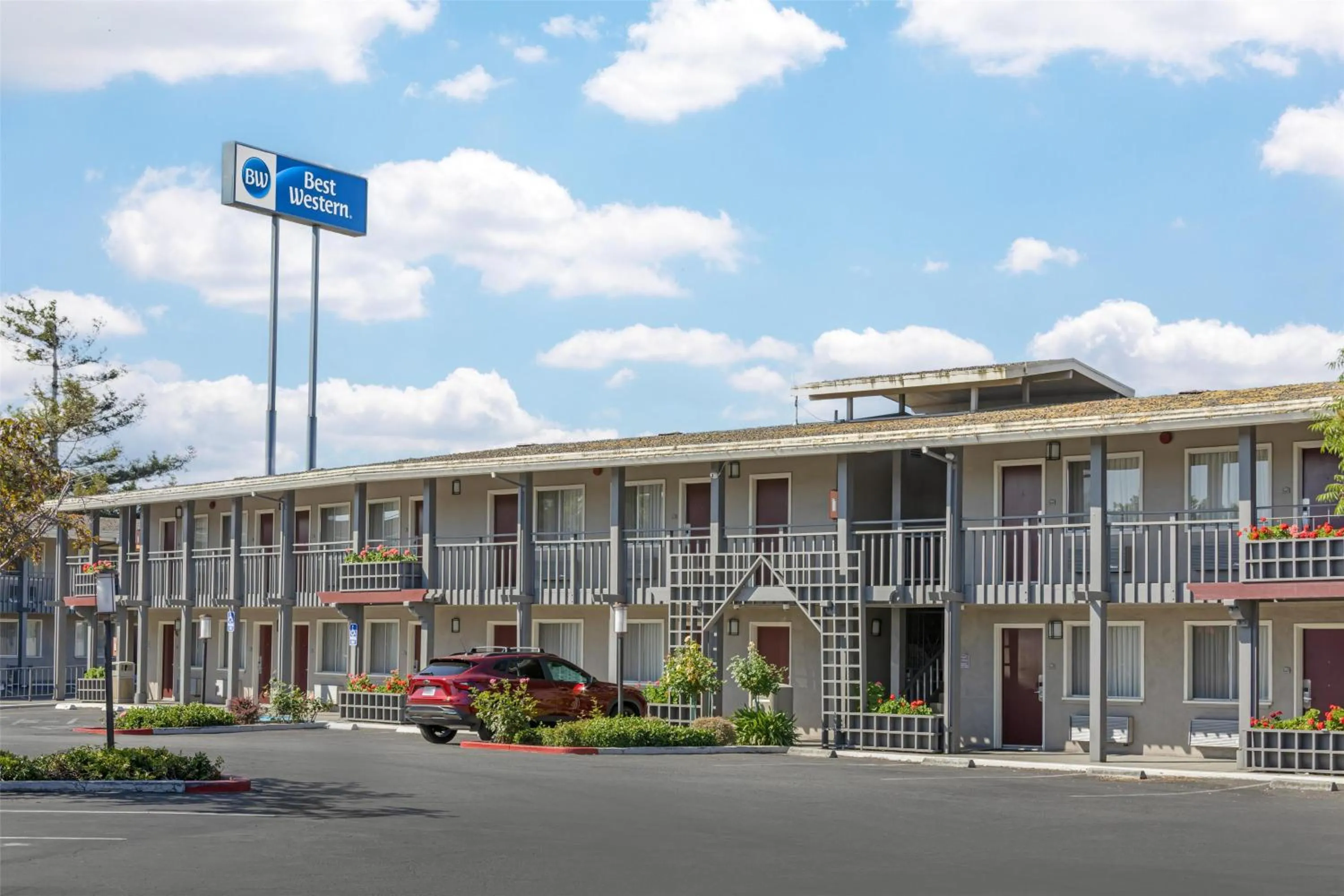 Property building in Best Western Petaluma Inn