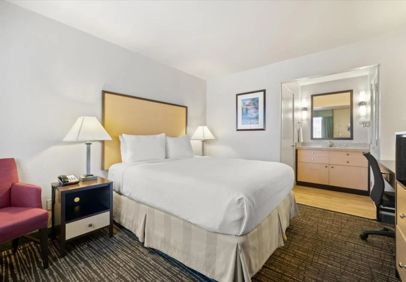 Bed in Best Western Petaluma Inn