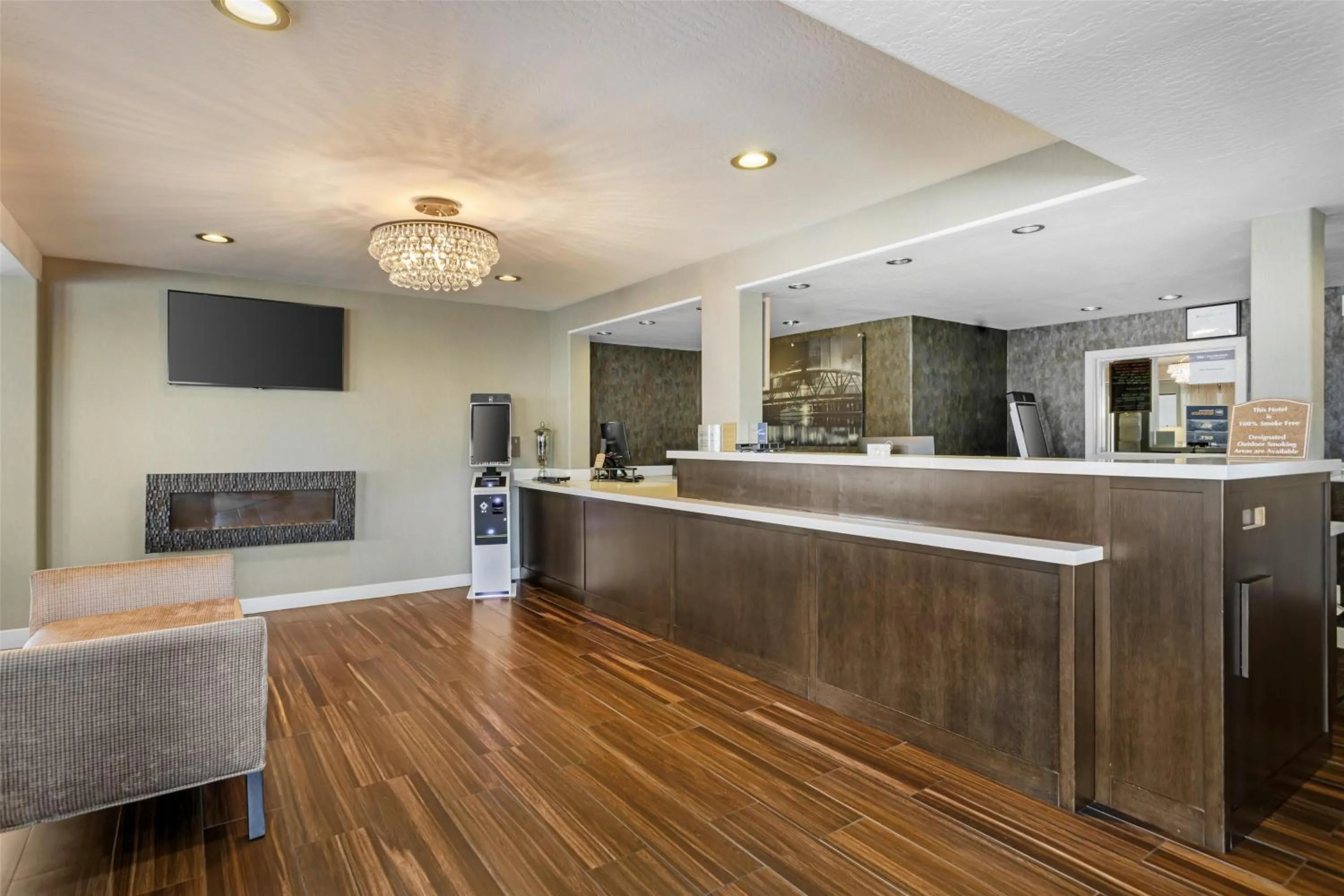 Lobby or reception in Best Western Petaluma Inn