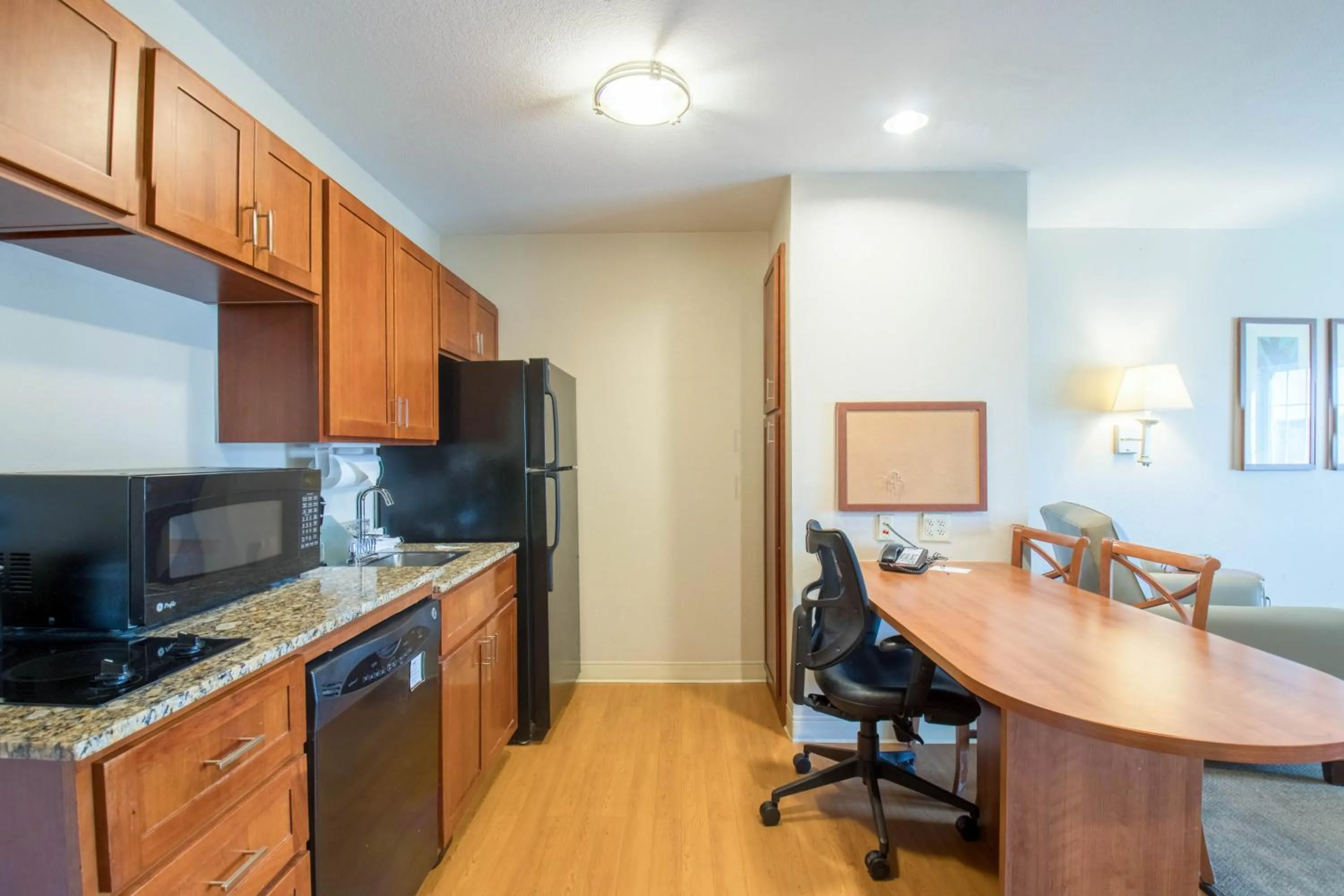 Western Slope Suites Parachute