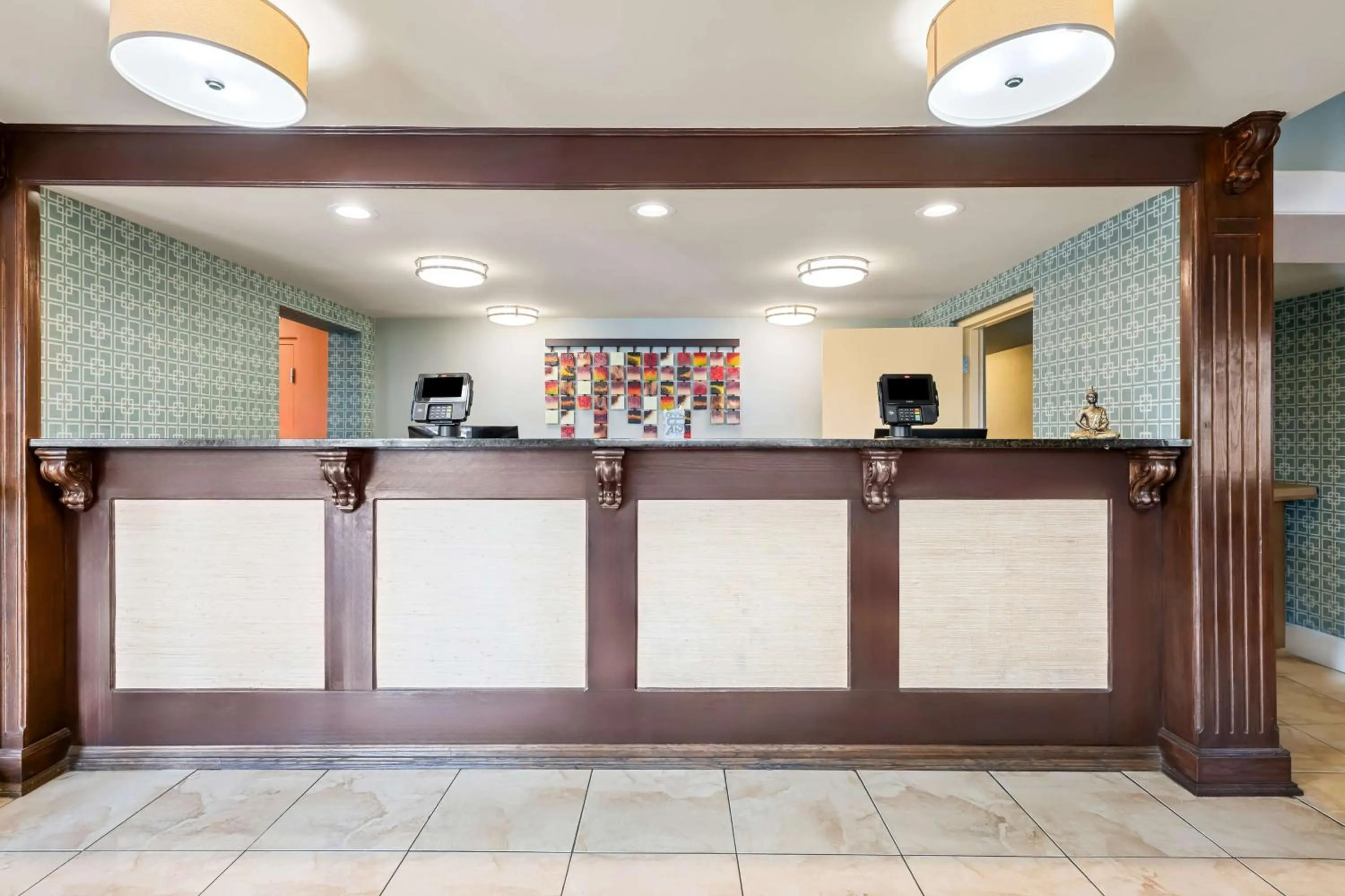 Lobby or reception in Best Western Executive Suites