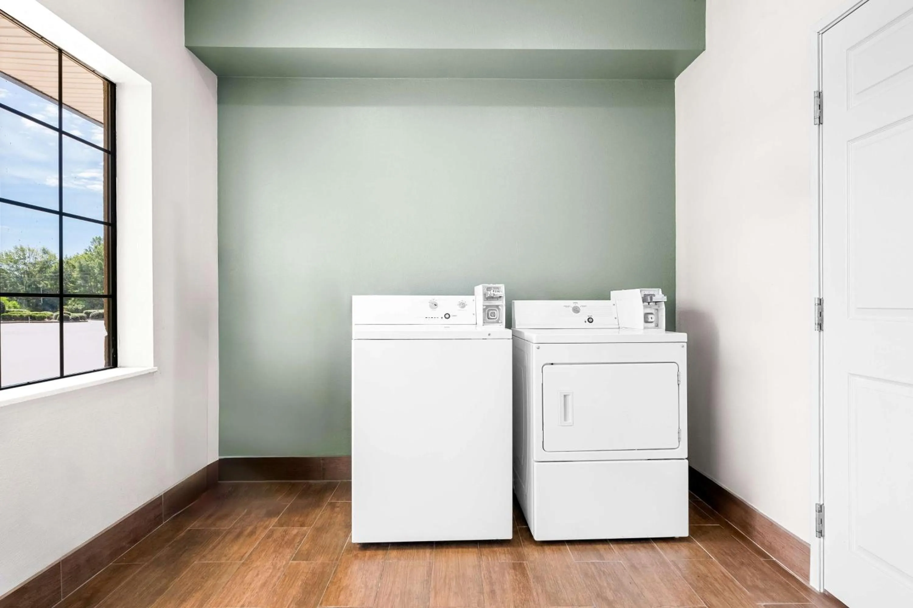 Property building in Best Western Executive Suites