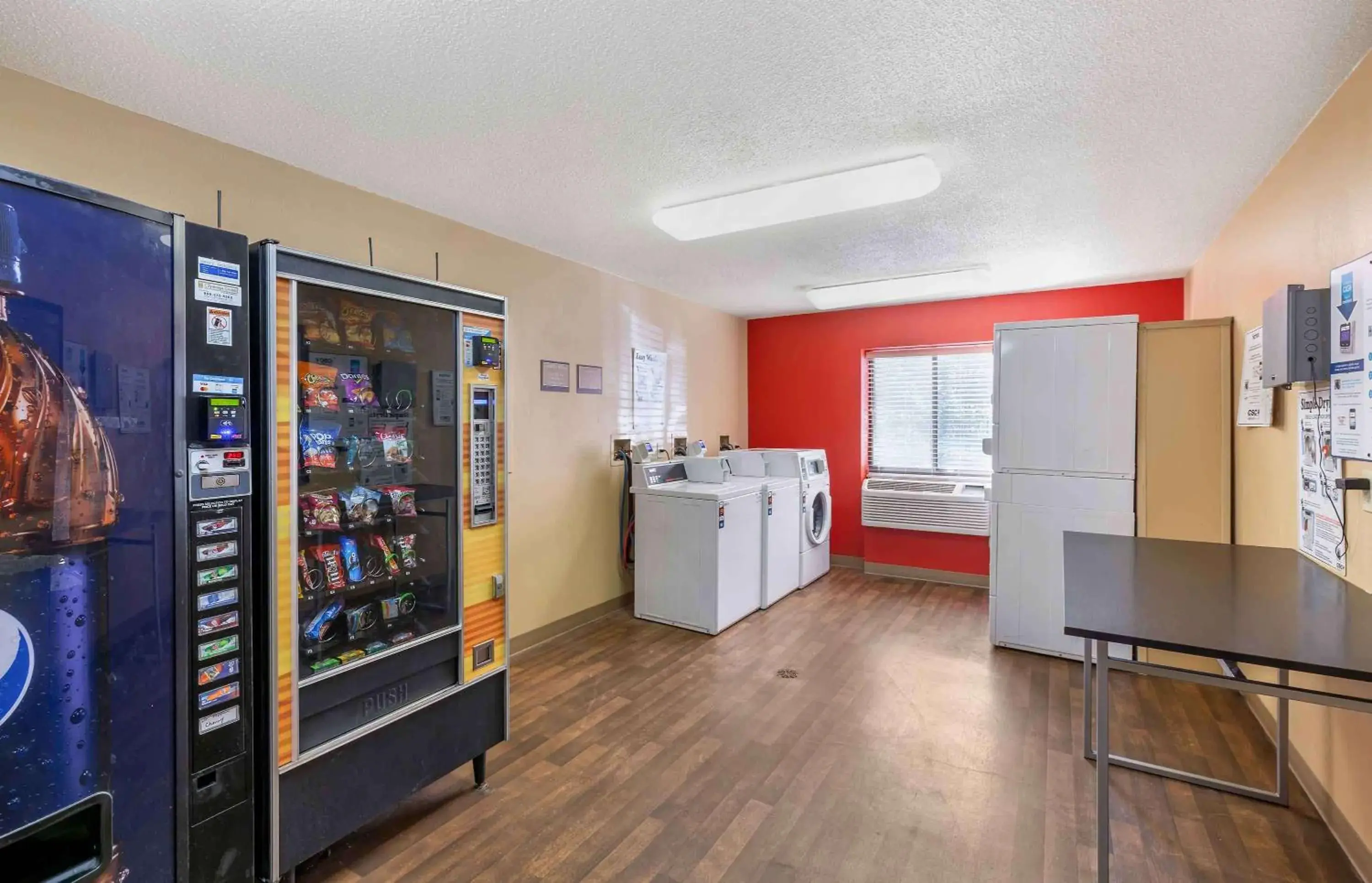 Property building in Extended Stay America Suites - Cleveland - Westlake Property building in Extended Stay America Suites - Cleveland - Westlake