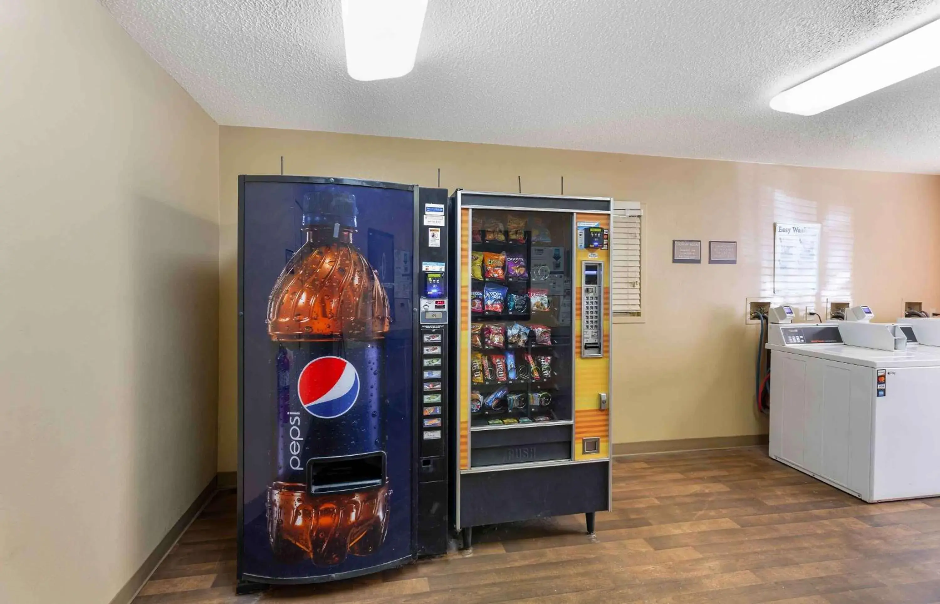 Property building in Extended Stay America Suites - Cleveland - Westlake Property building in Extended Stay America Suites - Cleveland - Westlake