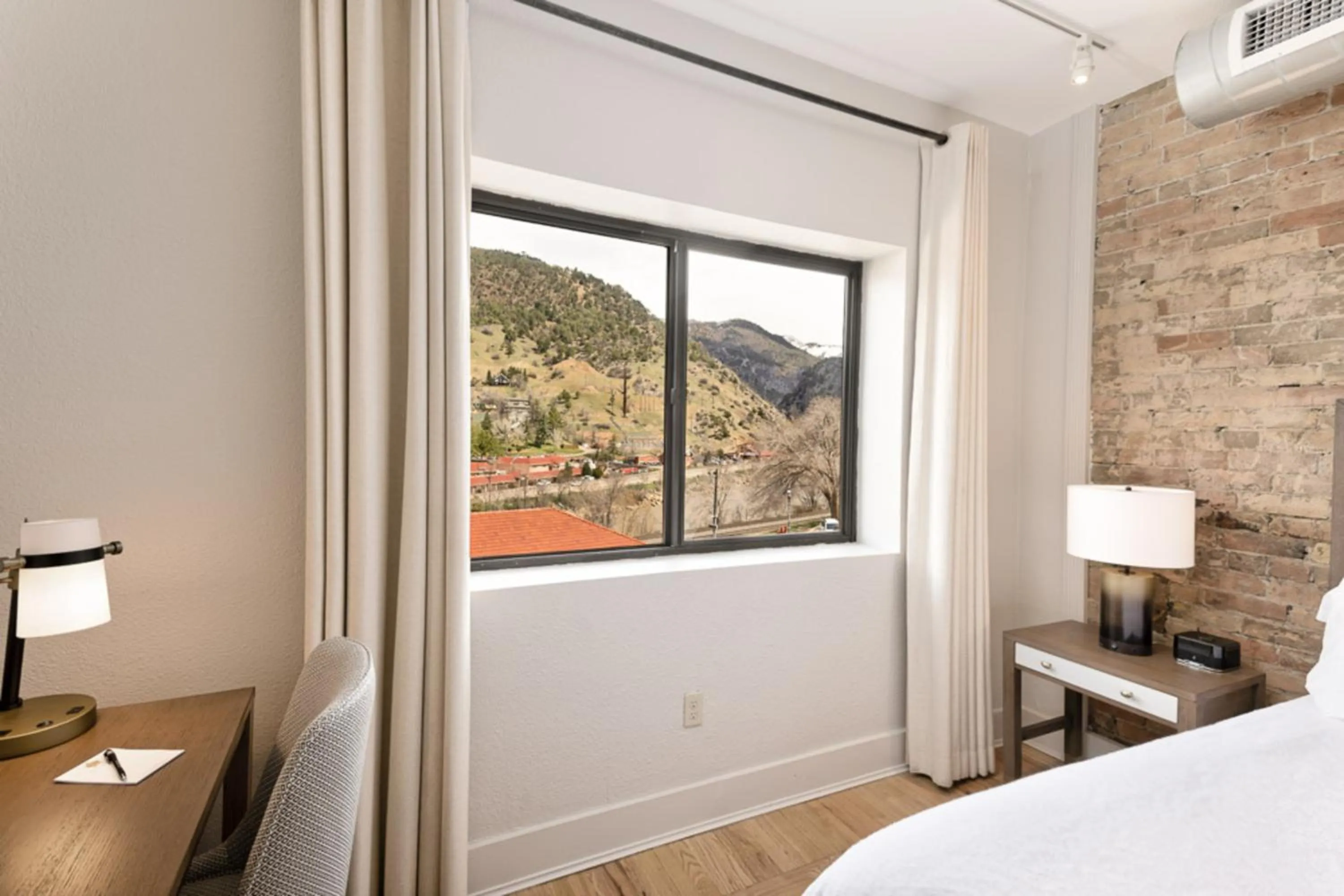 View (from property/room), Bed in Hotel Maxwell Anderson