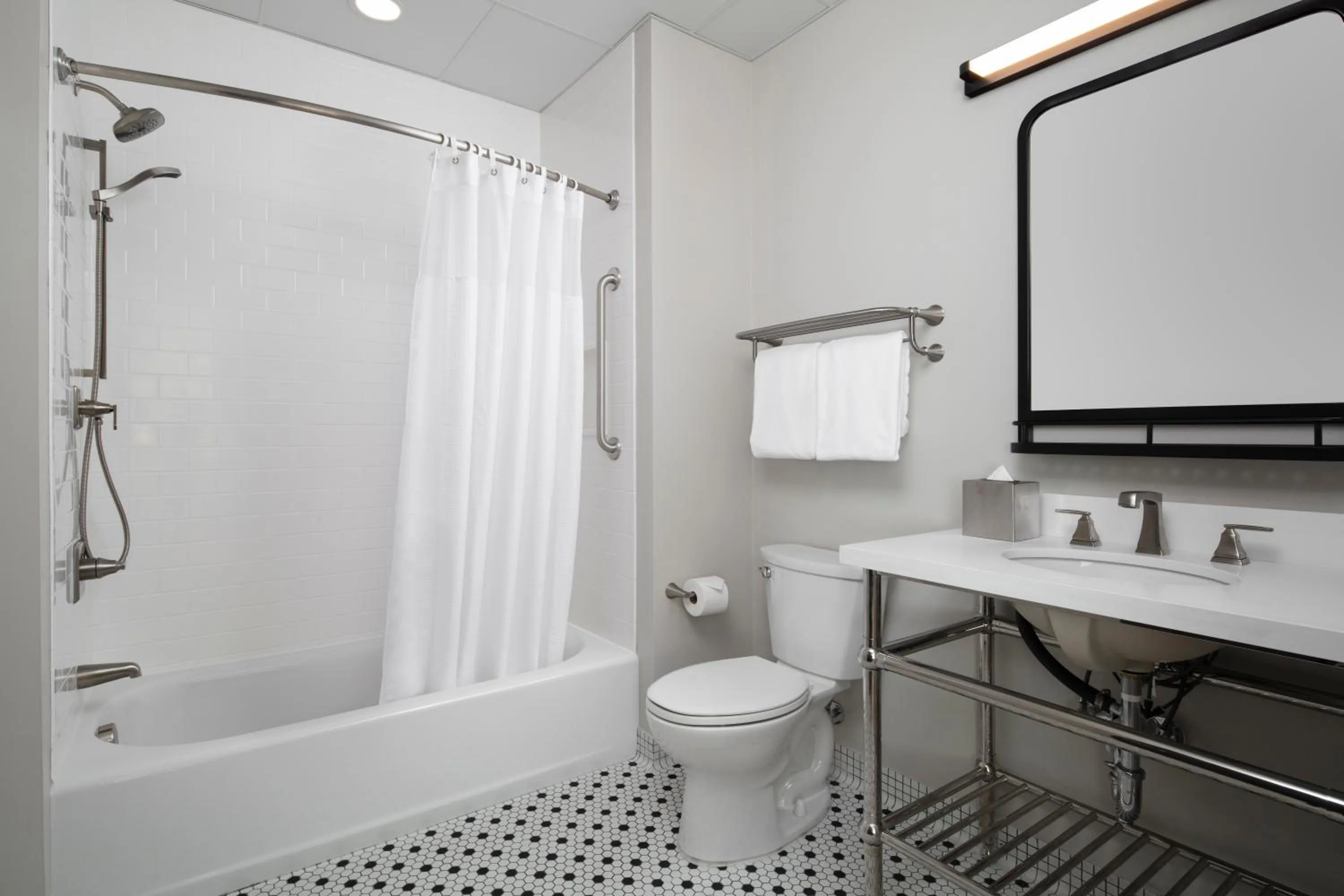 Bathroom in Hotel Maxwell Anderson