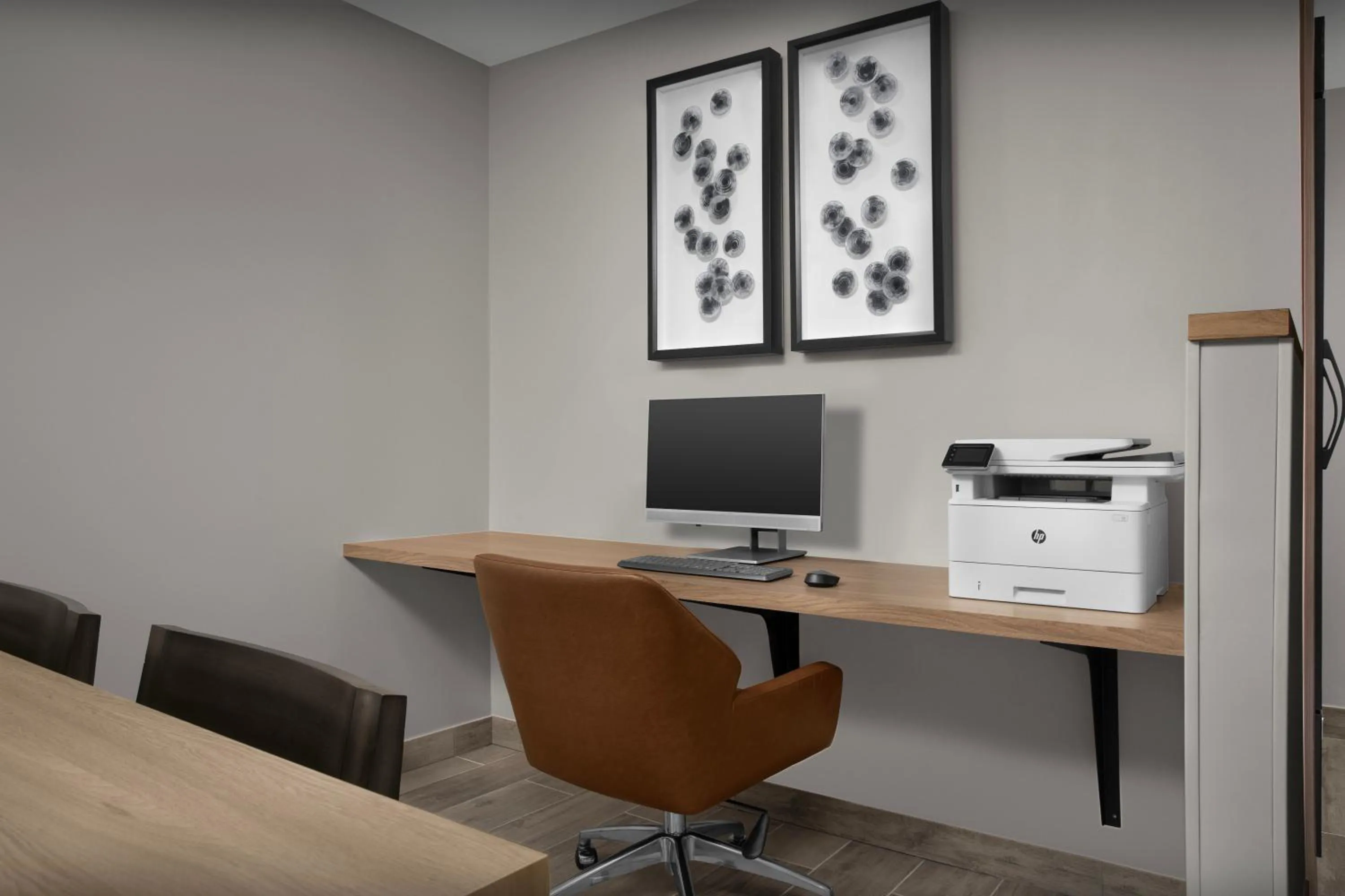 Business facilities in Candlewood Suites Jacksonville Southpoint