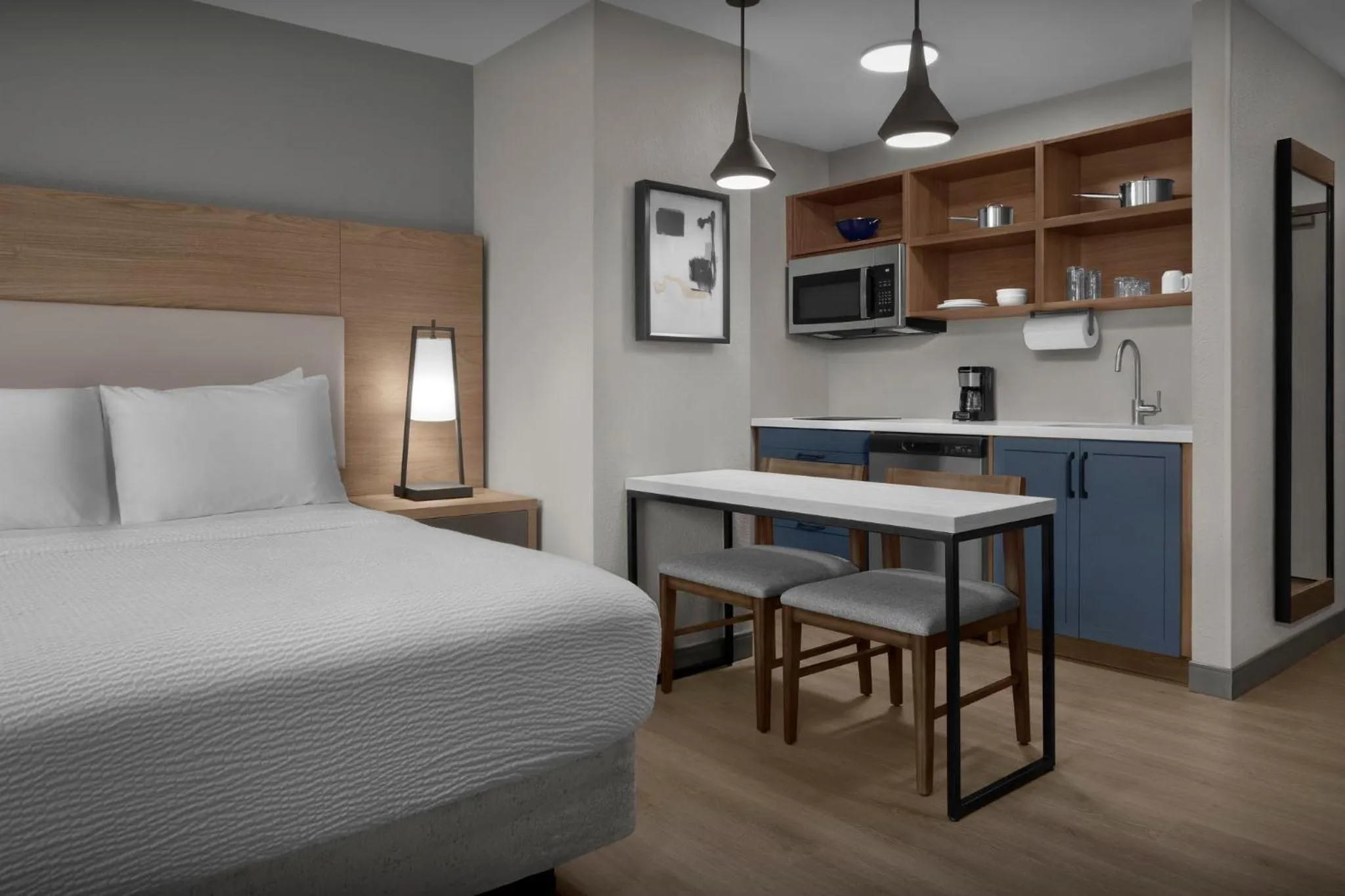 Photo of the whole room, Bed in Candlewood Suites Jacksonville Southpoint