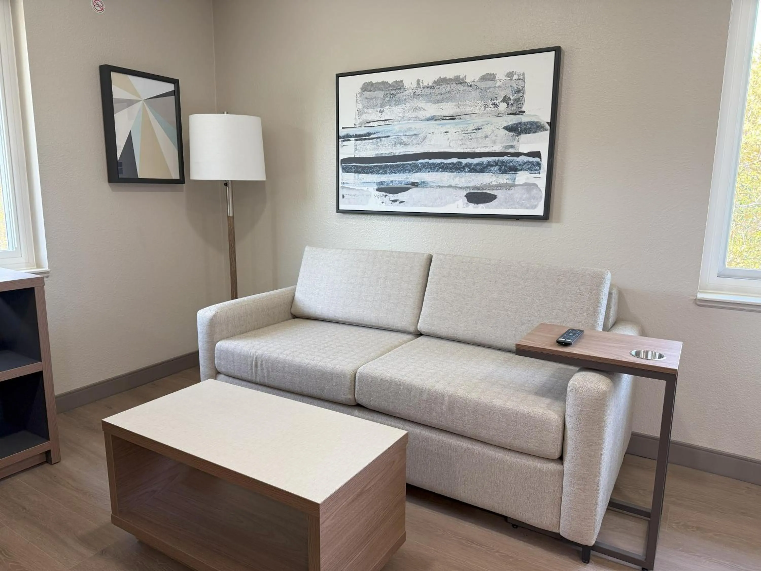 Living room in Candlewood Suites Jacksonville Southpoint