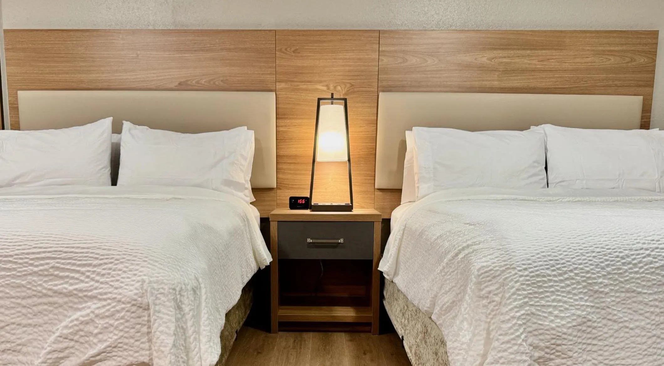 Photo of the whole room, Bed in Candlewood Suites Jacksonville Southpoint