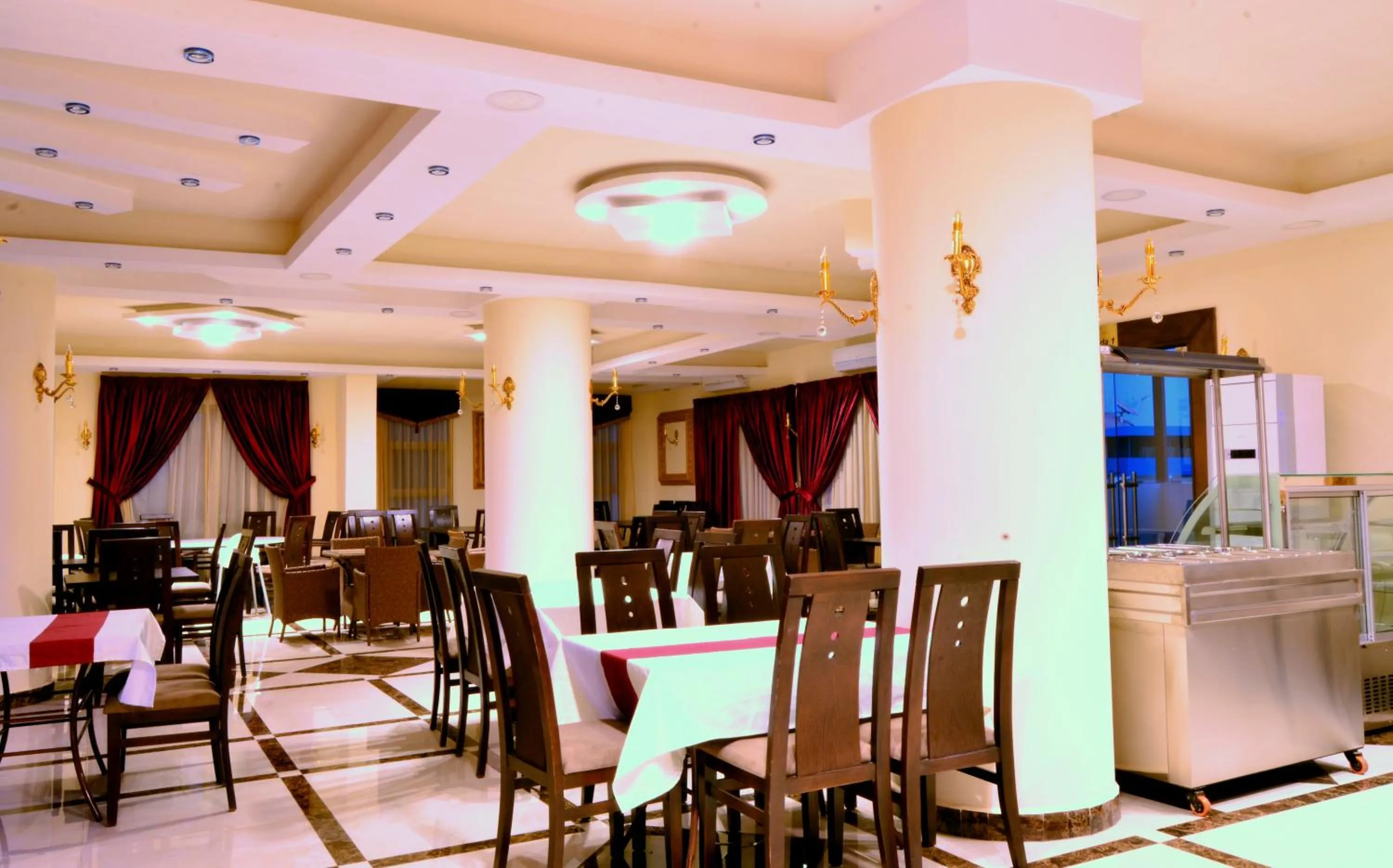 Restaurant/places to eat in Bissau Royal Hotel