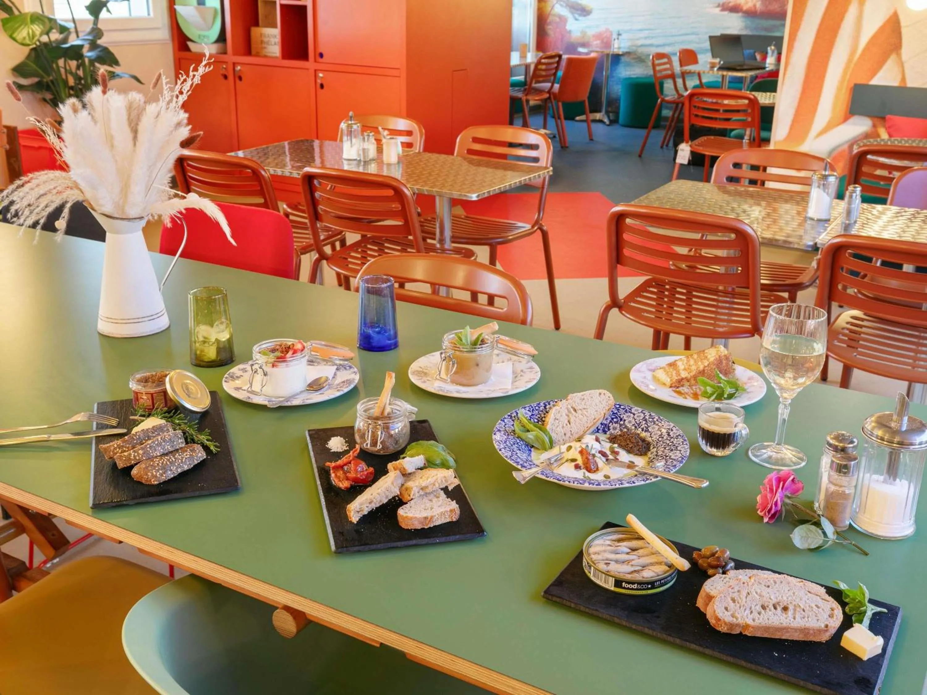 Breakfast in Greet Hotel Nice Aéroport Promenade des Anglais