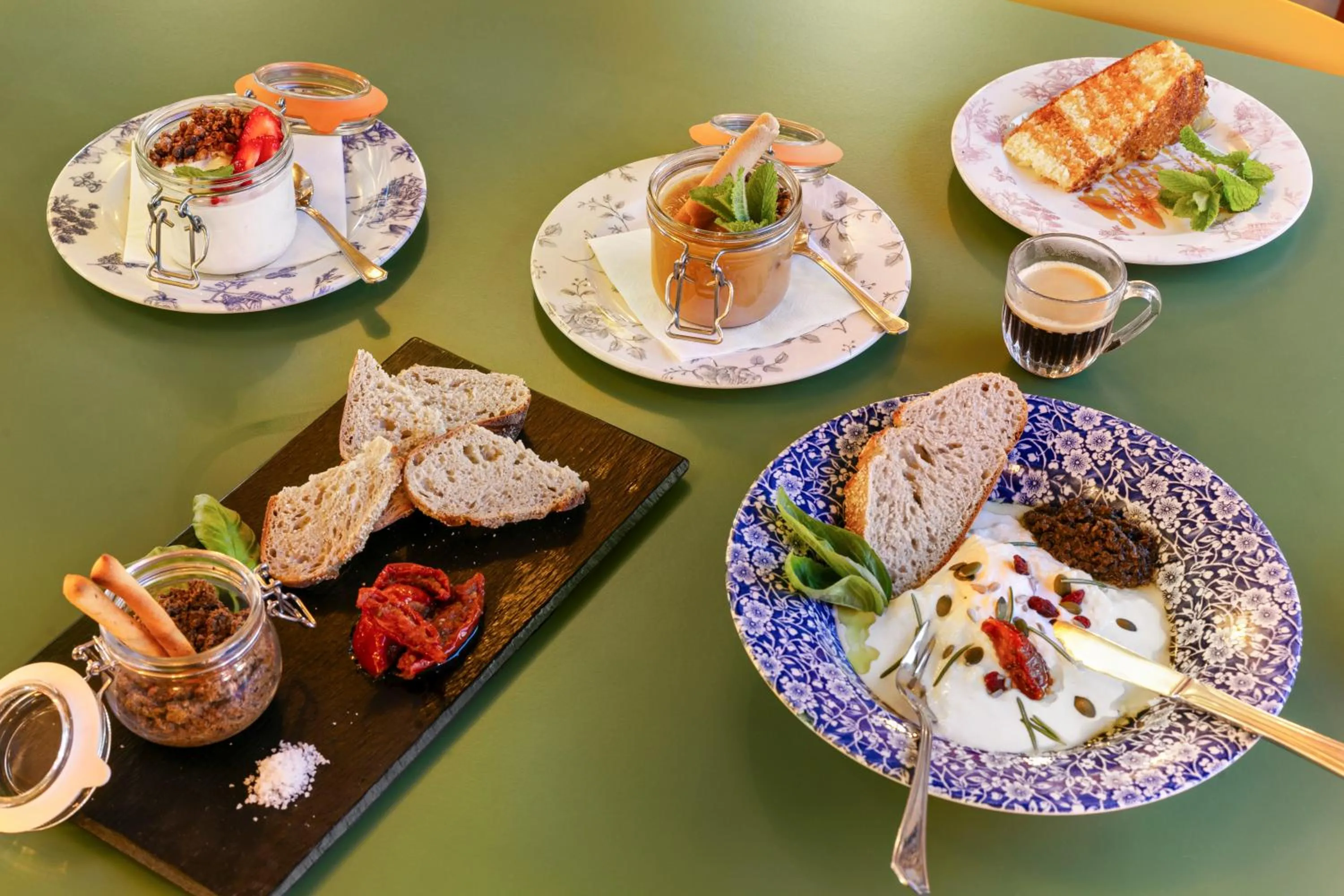 Lounge or bar in Greet Hotel Nice Aéroport Promenade des Anglais