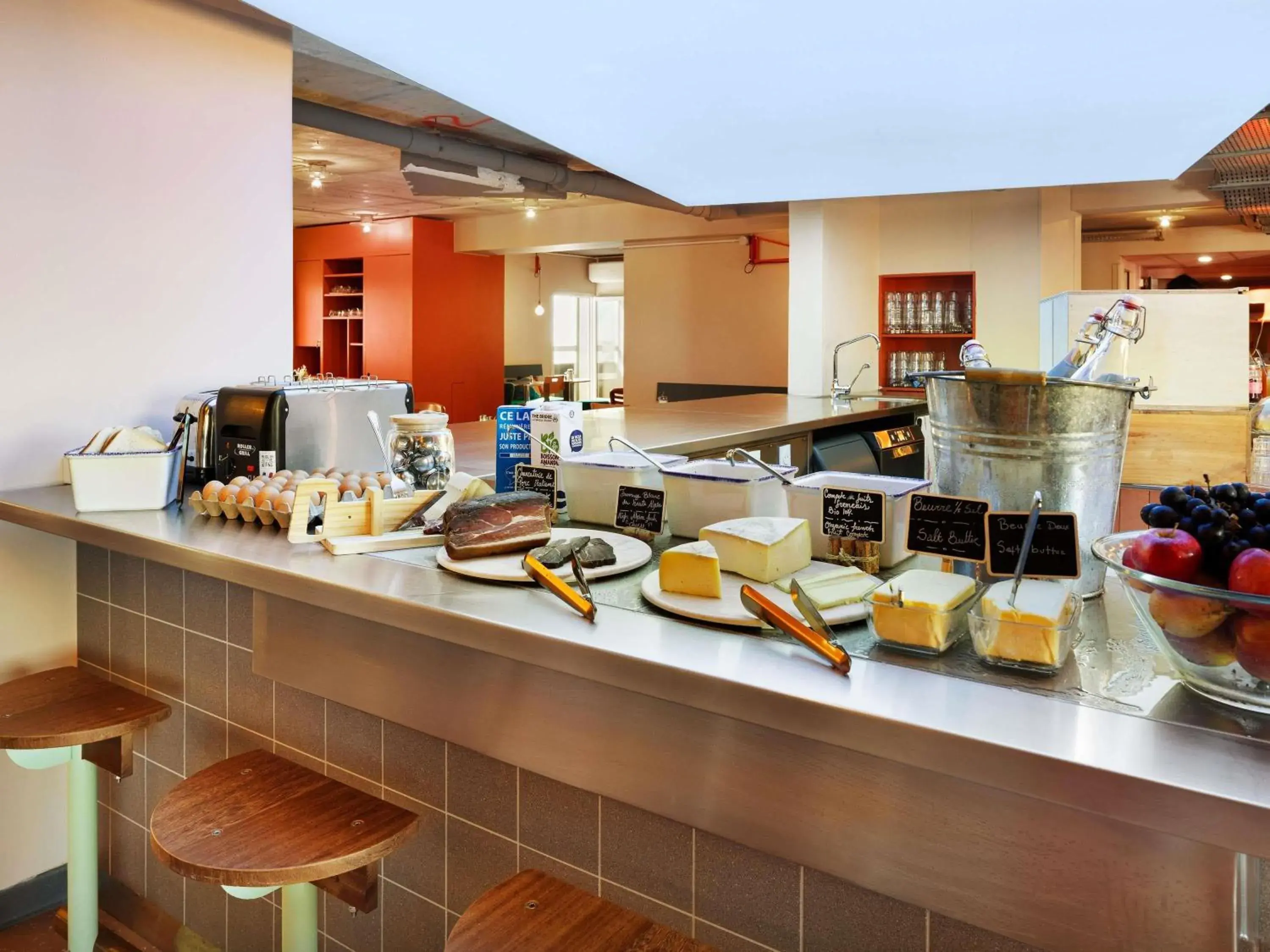 Property building in Greet Hotel Nice Aéroport Promenade des Anglais Property building in Greet Hotel Nice Aéroport Promenade des Anglais