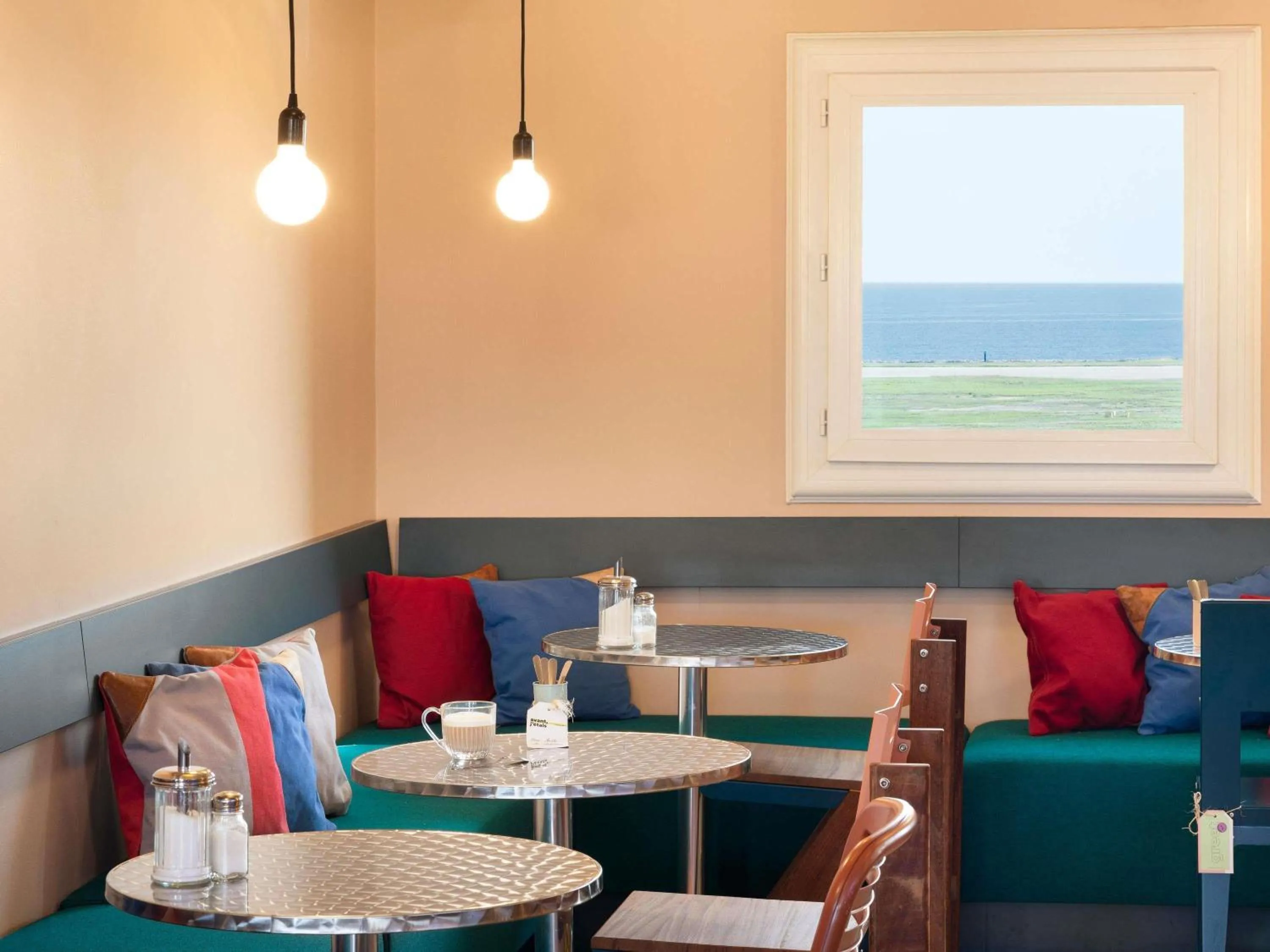 Property building in Greet Hotel Nice Aéroport Promenade des Anglais